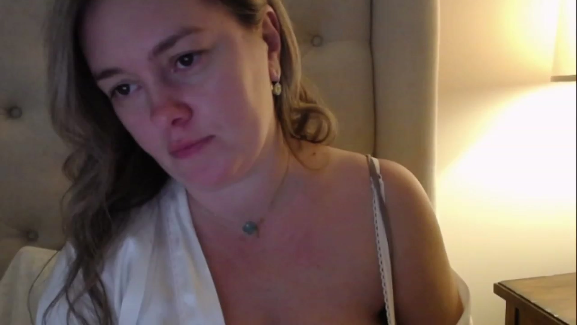 Gallery image thumbnail from J0llye's myfreecams stream on, 02/04/2023, 21:19 image 8 of 20