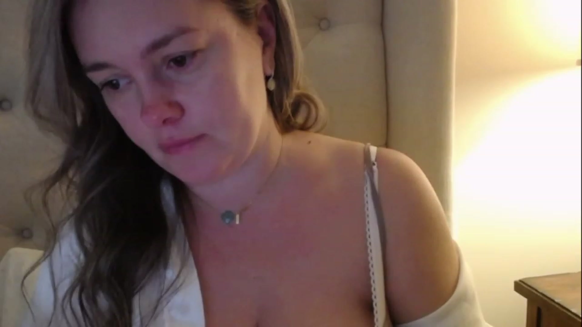 Gallery image thumbnail from J0llye's myfreecams stream on, 02/04/2023, 21:19 image 4 of 20