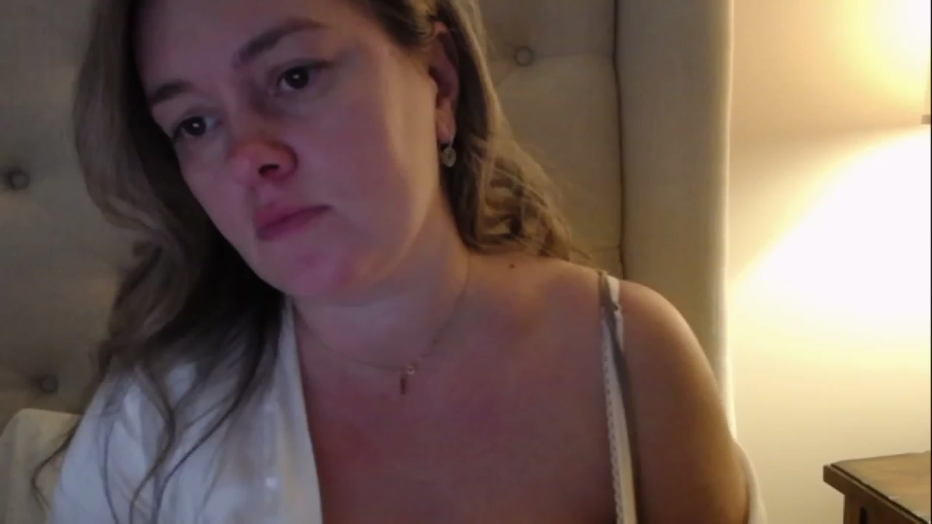 Gallery image thumbnail from J0llye's myfreecams stream on, 02/04/2023, 21:19 image 2 of 20