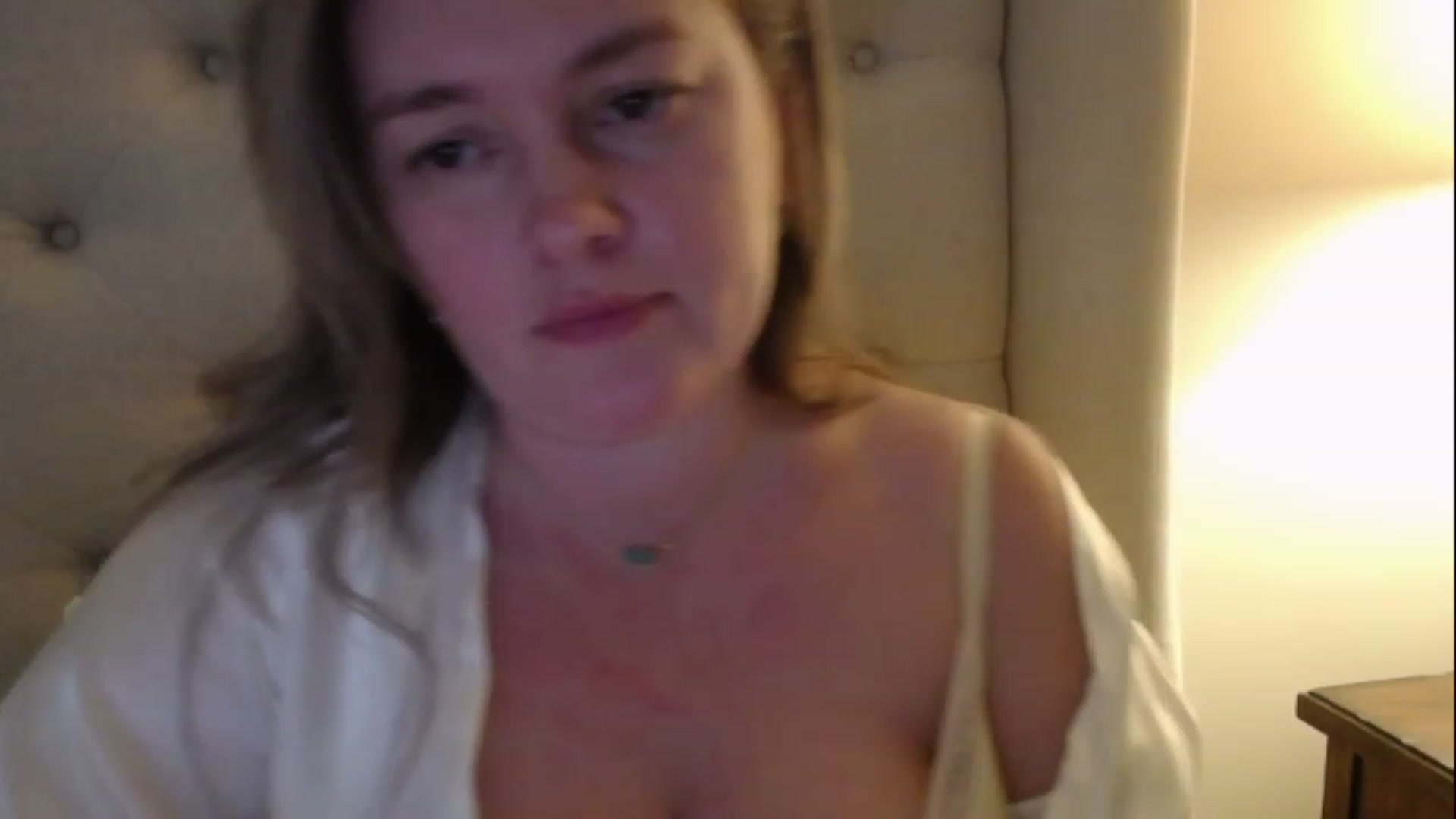 Gallery image thumbnail from J0llye's myfreecams stream on, 02/05/2023, 21:54 image 13 of 20