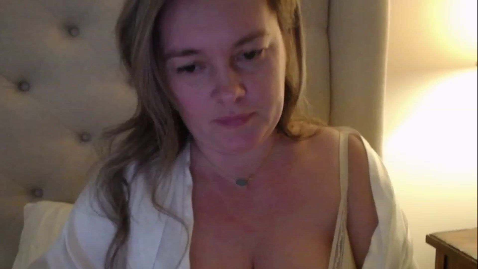 Gallery image thumbnail from J0llye's myfreecams stream on, 02/05/2023, 21:54 image 14 of 20
