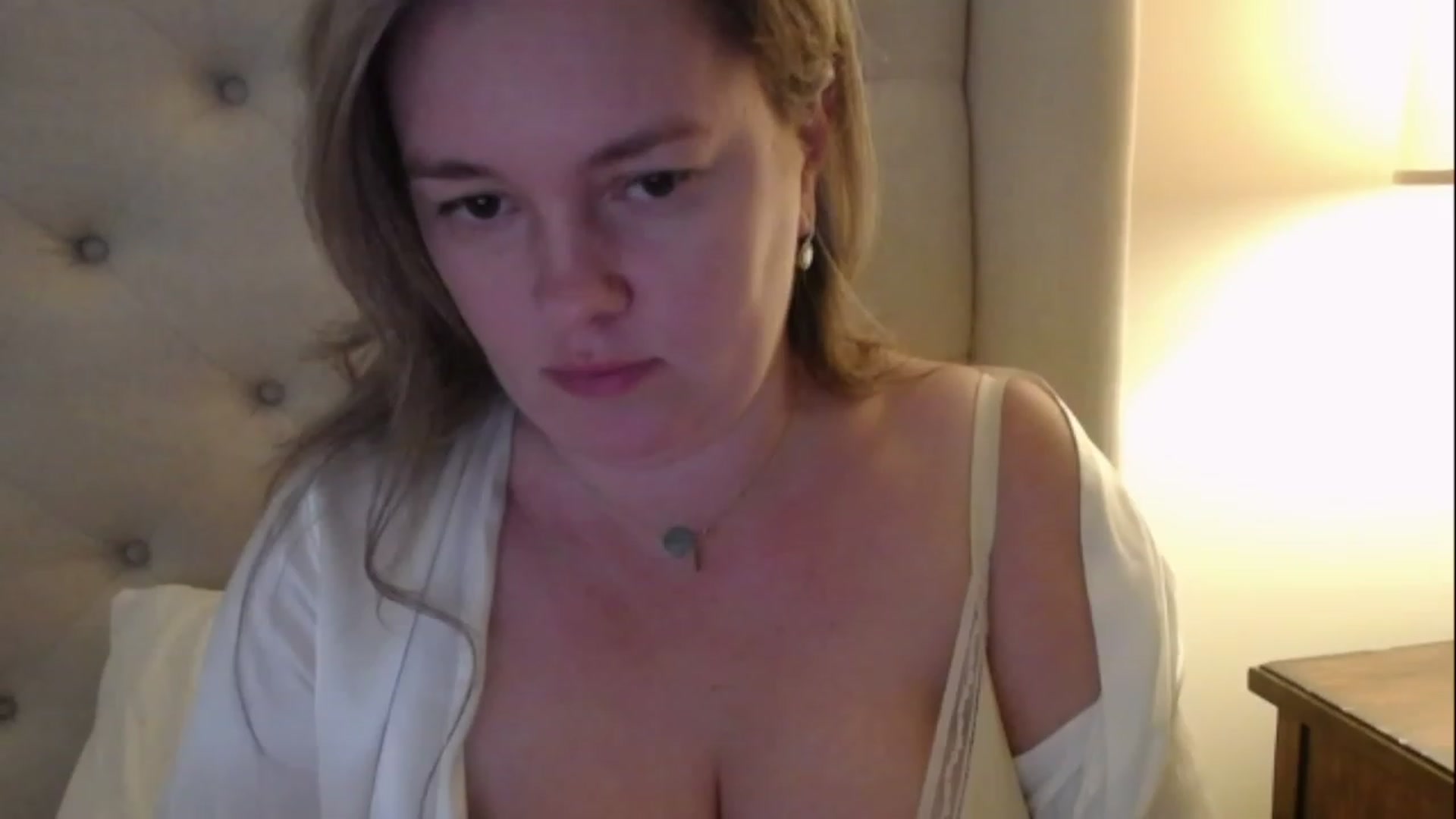 Gallery image thumbnail from J0llye's myfreecams stream on, 02/05/2023, 21:54 image 1 of 20