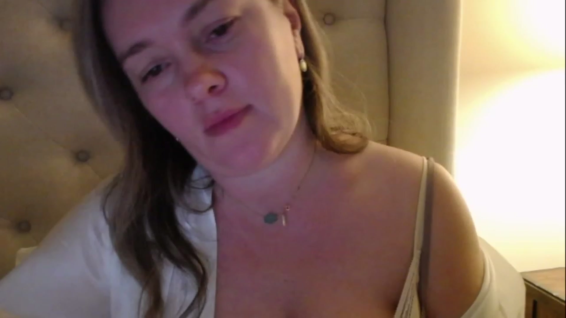 Gallery image thumbnail from J0llye's myfreecams stream on, 02/06/2023, 05:00 image 12 of 20