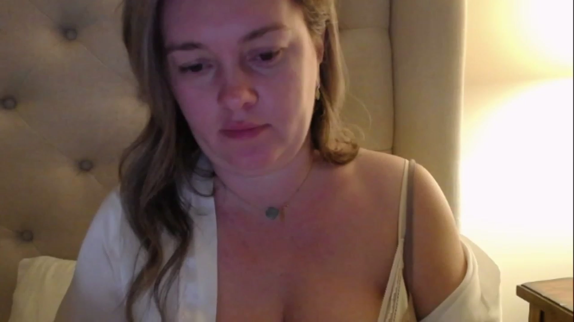 Gallery image thumbnail from J0llye's myfreecams stream on, 02/06/2023, 05:00 image 13 of 20