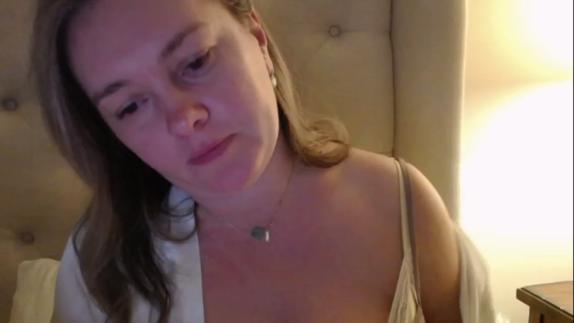 Gallery image thumbnail from J0llye's myfreecams stream on, 02/06/2023, 05:00 image 15 of 20