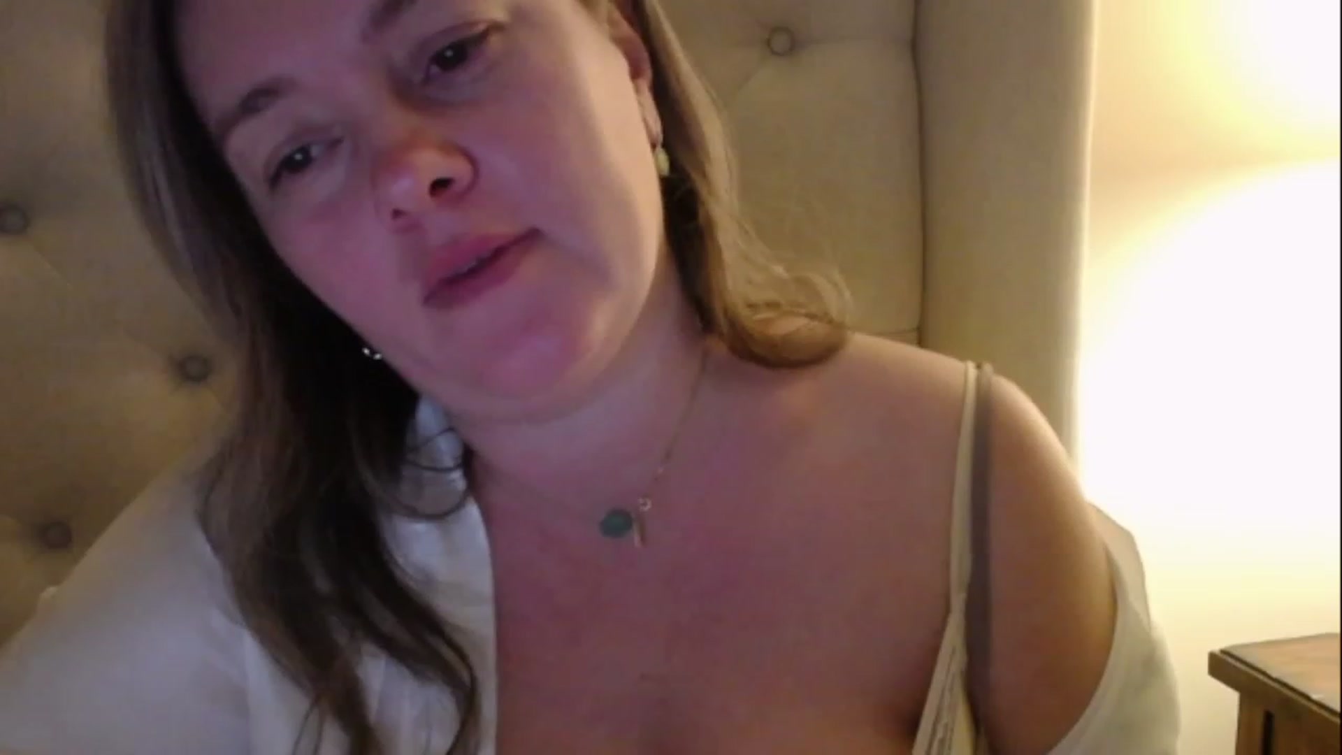 Gallery image thumbnail from J0llye's myfreecams stream on, 02/06/2023, 05:00 image 14 of 20