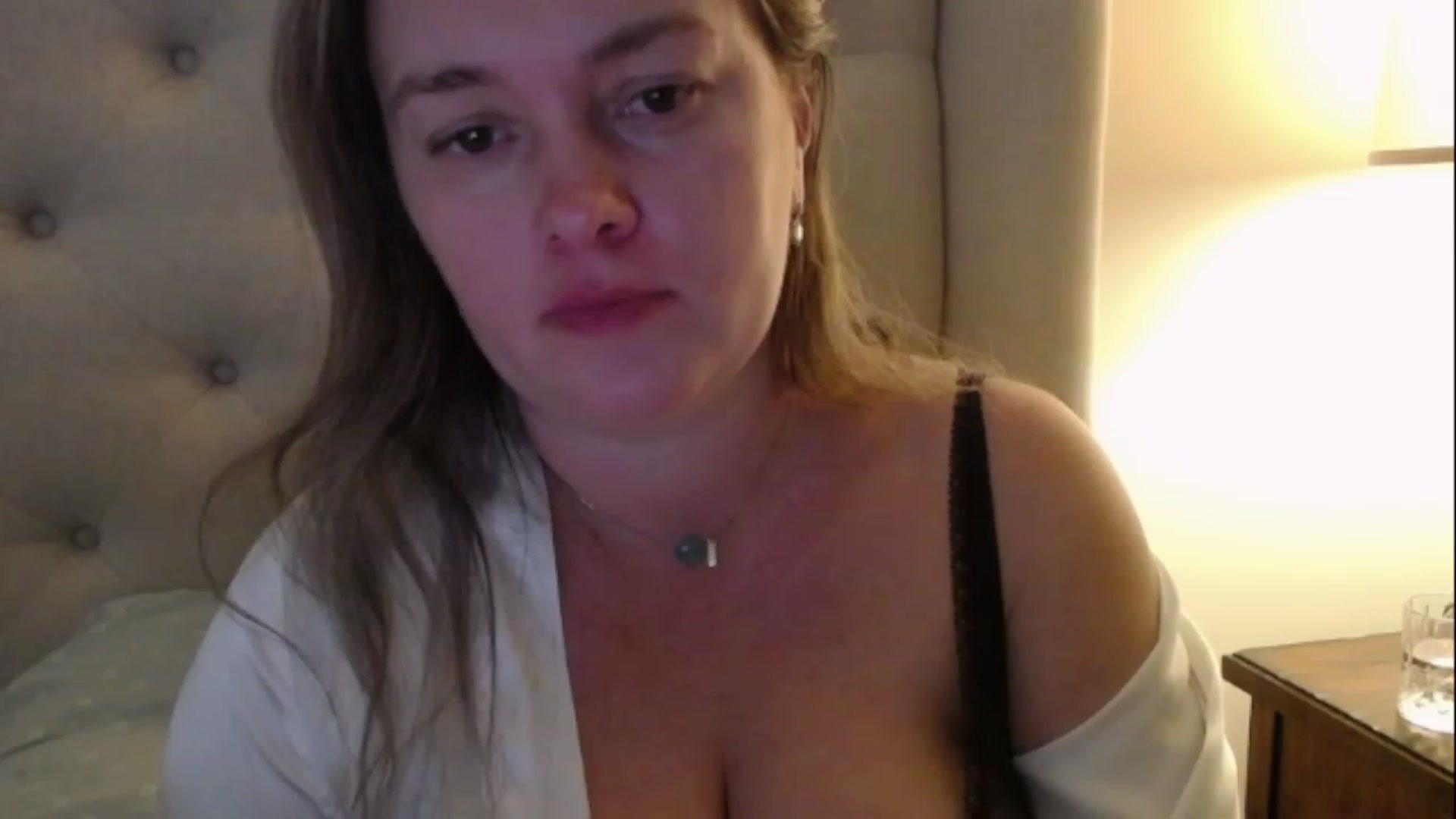 Gallery image thumbnail from J0llye's myfreecams stream on, 02/06/2023, 21:14 image 10 of 20