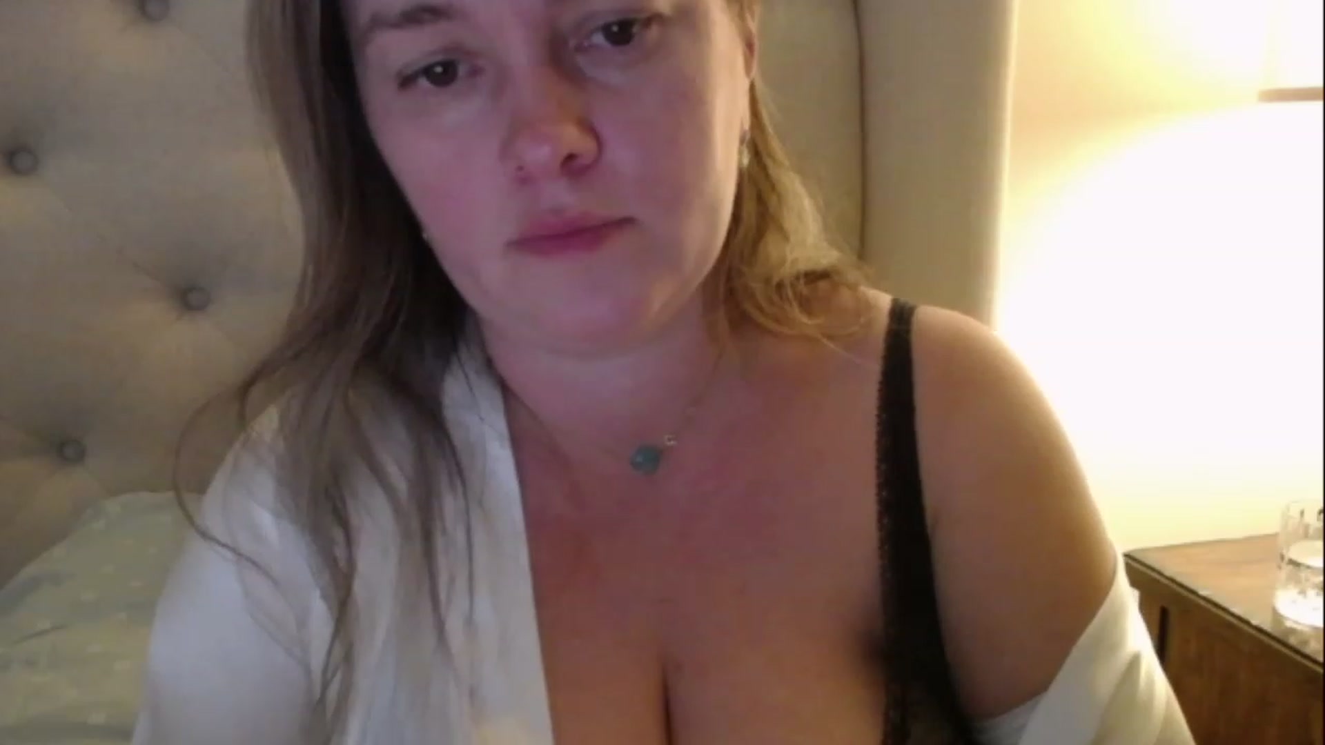 Gallery image thumbnail from J0llye's myfreecams stream on, 02/06/2023, 21:14 image 19 of 20