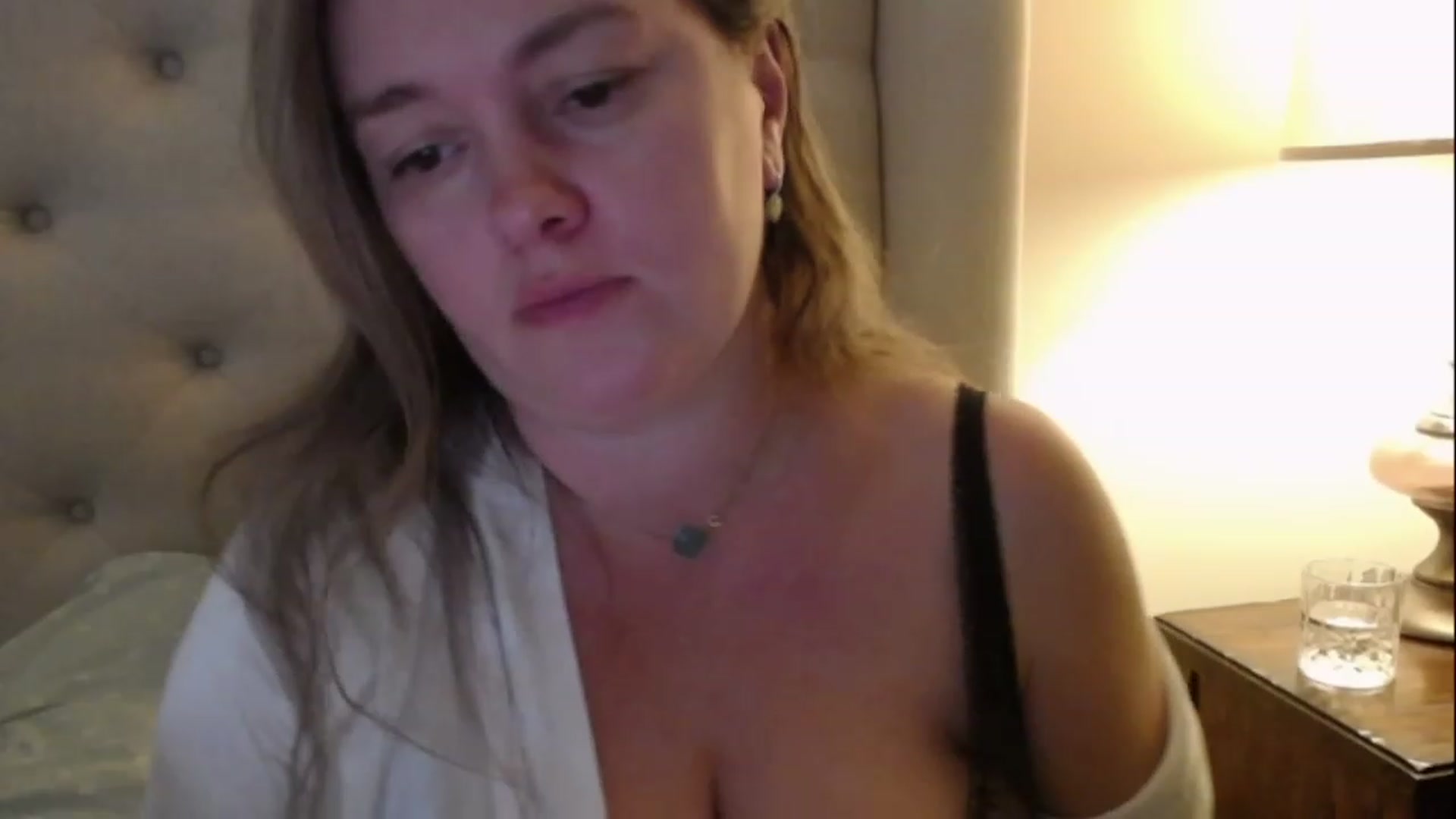 Gallery image thumbnail from J0llye's myfreecams stream on, 02/06/2023, 21:14 image 3 of 20