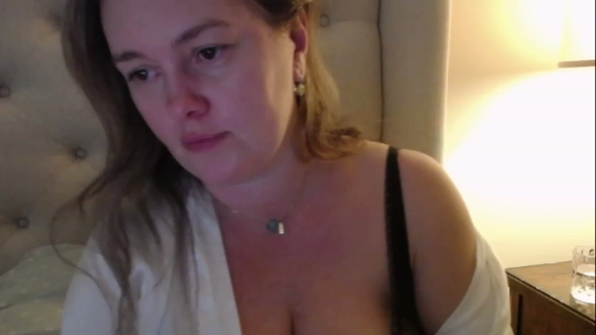 Gallery image thumbnail from J0llye's myfreecams stream on, 02/06/2023, 21:14 image 14 of 20