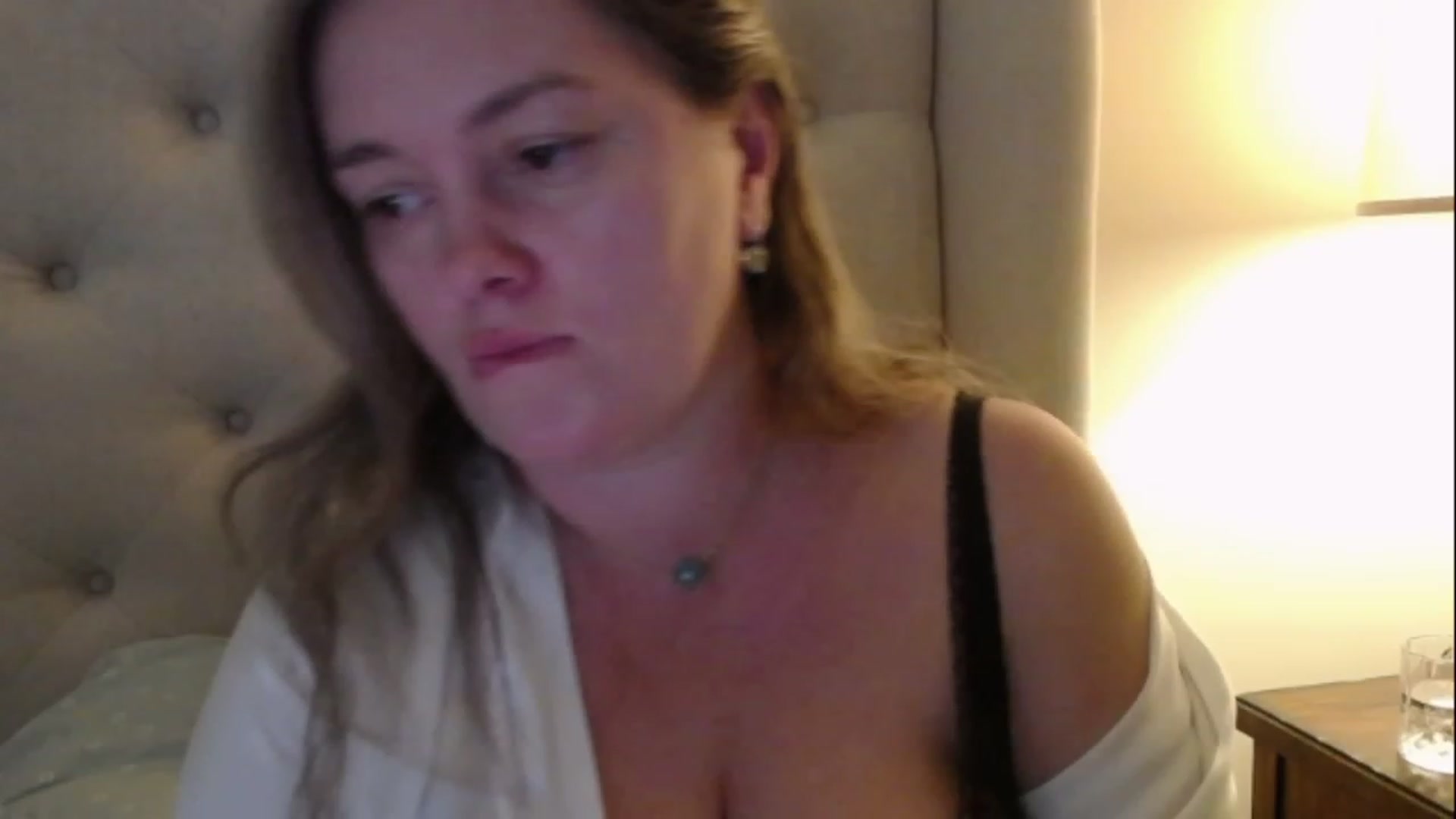 Gallery image thumbnail from J0llye's myfreecams stream on, 02/06/2023, 21:14 image 5 of 20