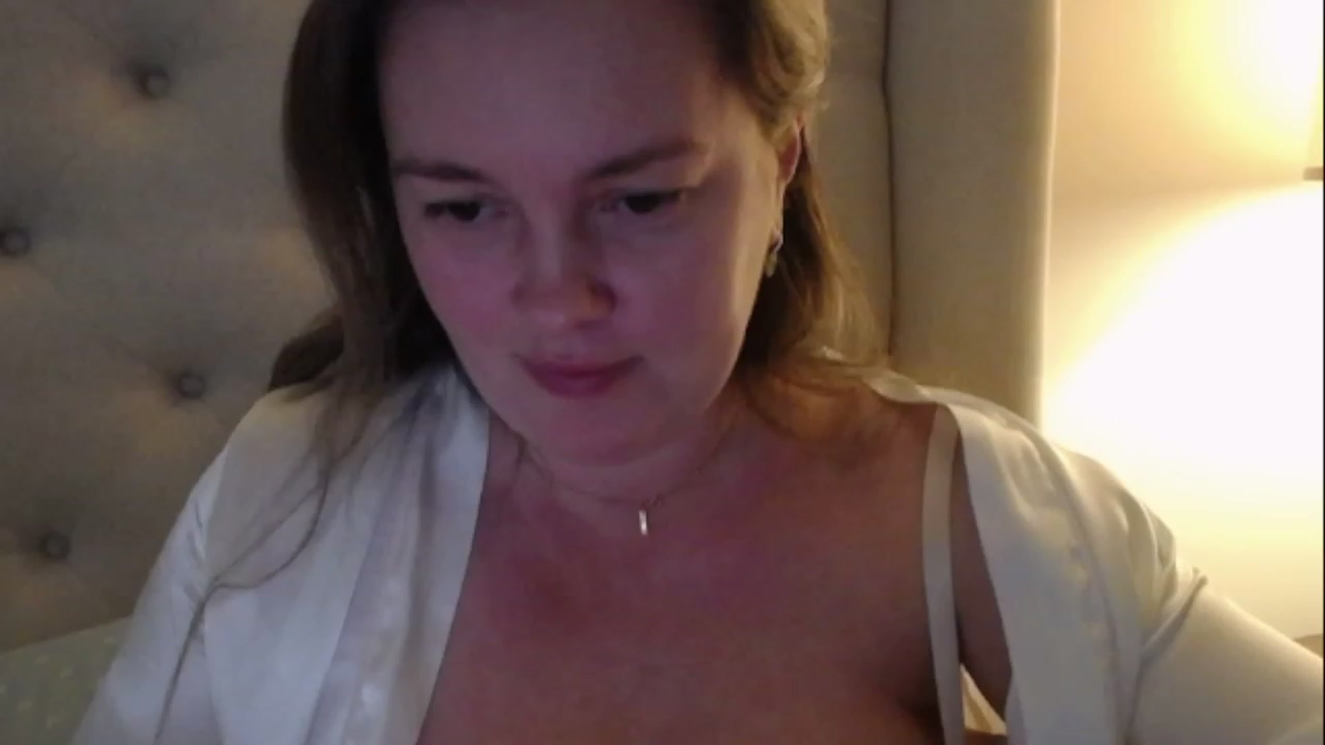 Gallery image thumbnail from J0llye's myfreecams stream on, 02/07/2023, 20:21 image 11 of 20