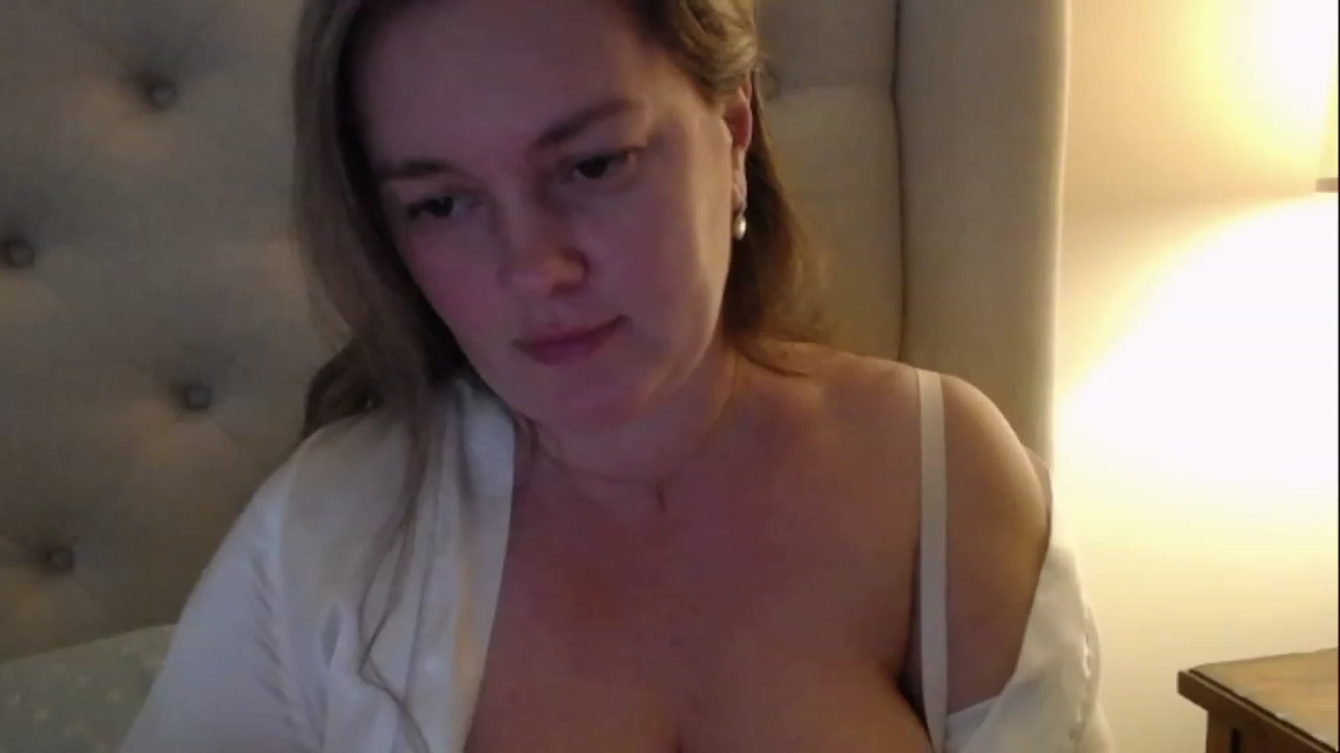 Gallery image thumbnail from J0llye's myfreecams stream on, 02/07/2023, 20:21 image 7 of 20