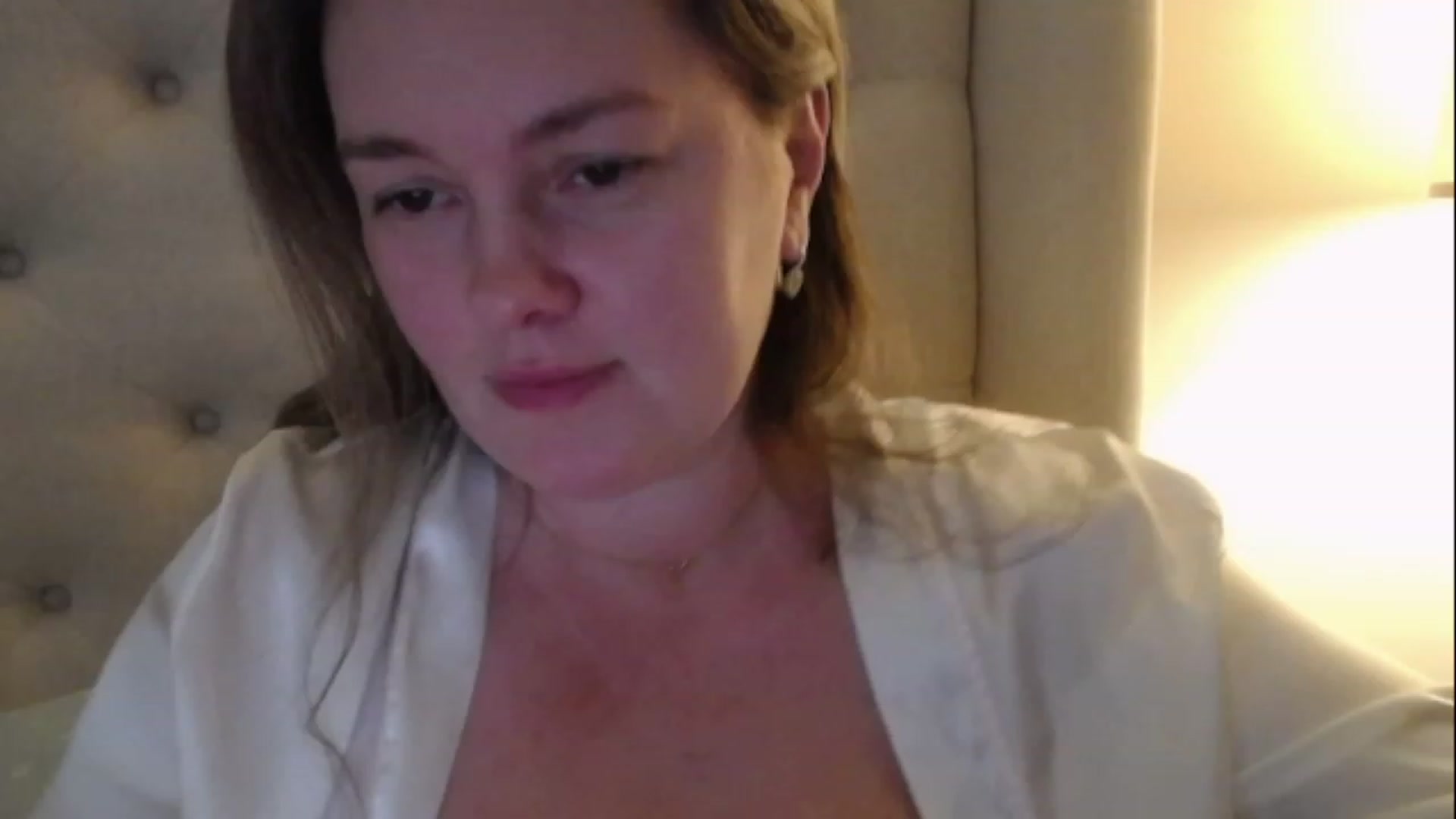 Gallery image thumbnail from J0llye's myfreecams stream on, 02/07/2023, 20:21 image 15 of 20
