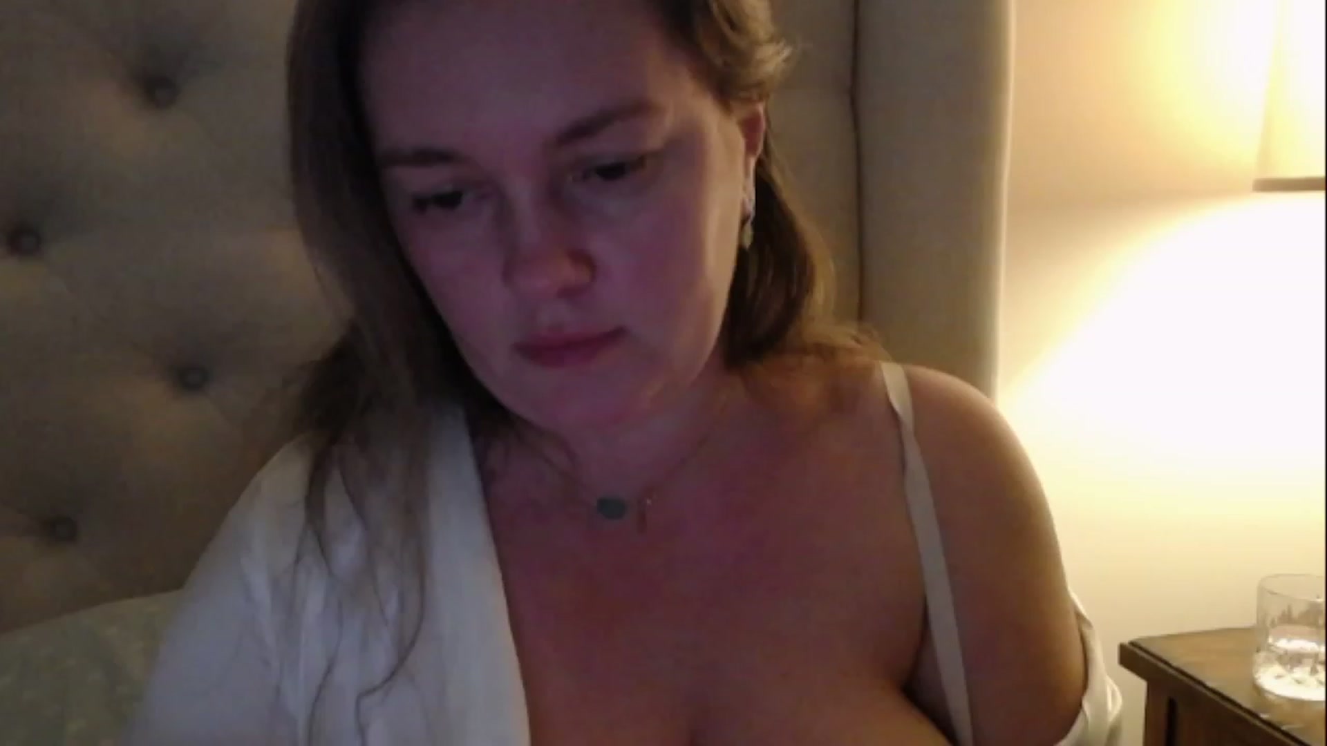 Gallery image thumbnail from J0llye's myfreecams stream on, 02/07/2023, 21:36 image 17 of 20