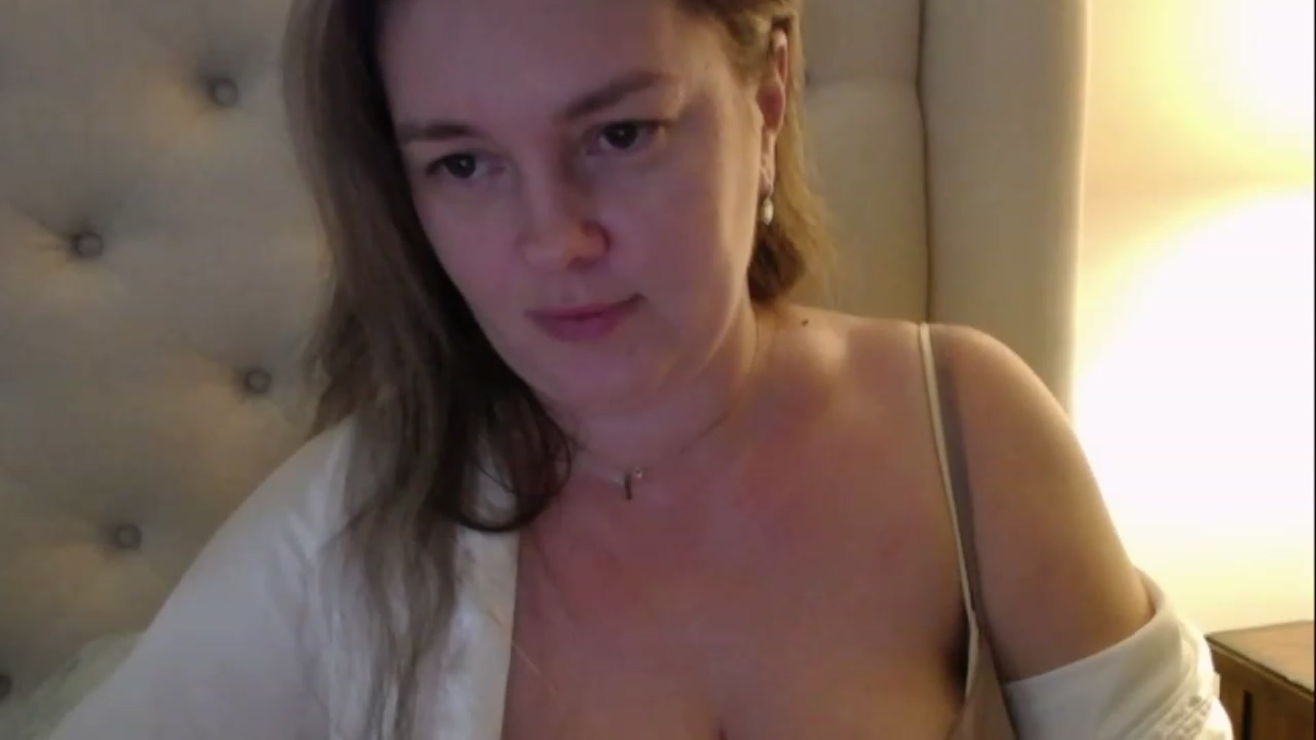 Gallery image thumbnail from J0llye's myfreecams stream on, 02/10/2023, 17:29 image 12 of 20