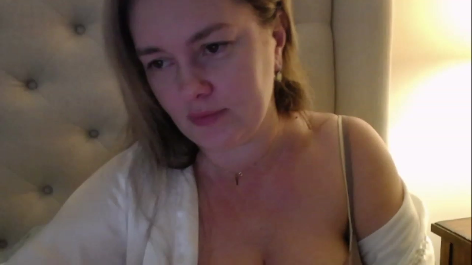 Gallery image thumbnail from J0llye's myfreecams stream on, 02/10/2023, 17:29 image 7 of 20