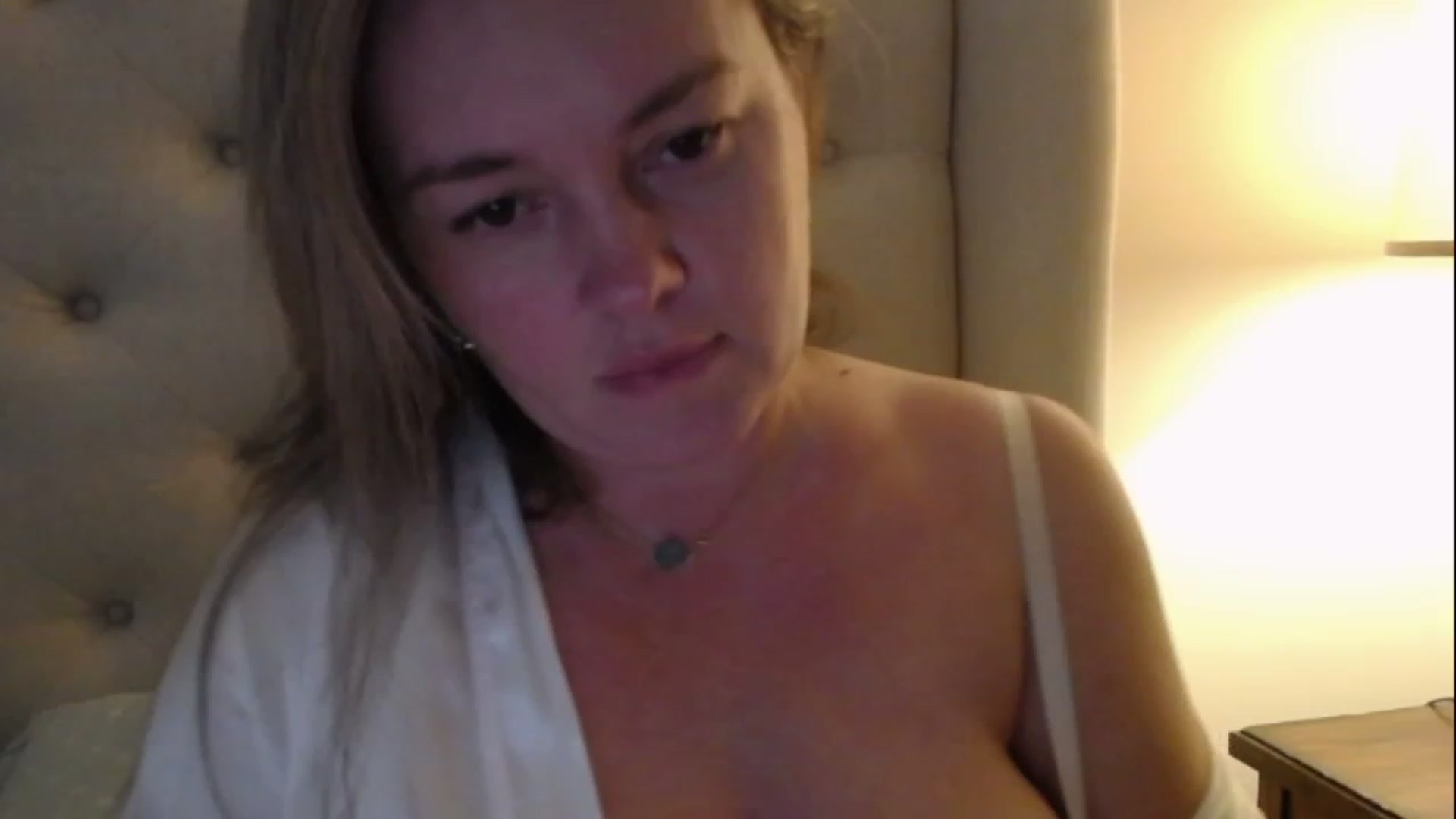 Gallery image thumbnail from J0llye's myfreecams stream on, 02/11/2023, 18:02 image 12 of 20