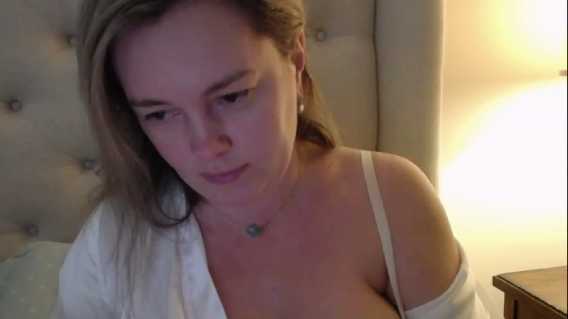 Gallery image thumbnail from J0llye's myfreecams stream on, 02/11/2023, 18:02 image 6 of 20