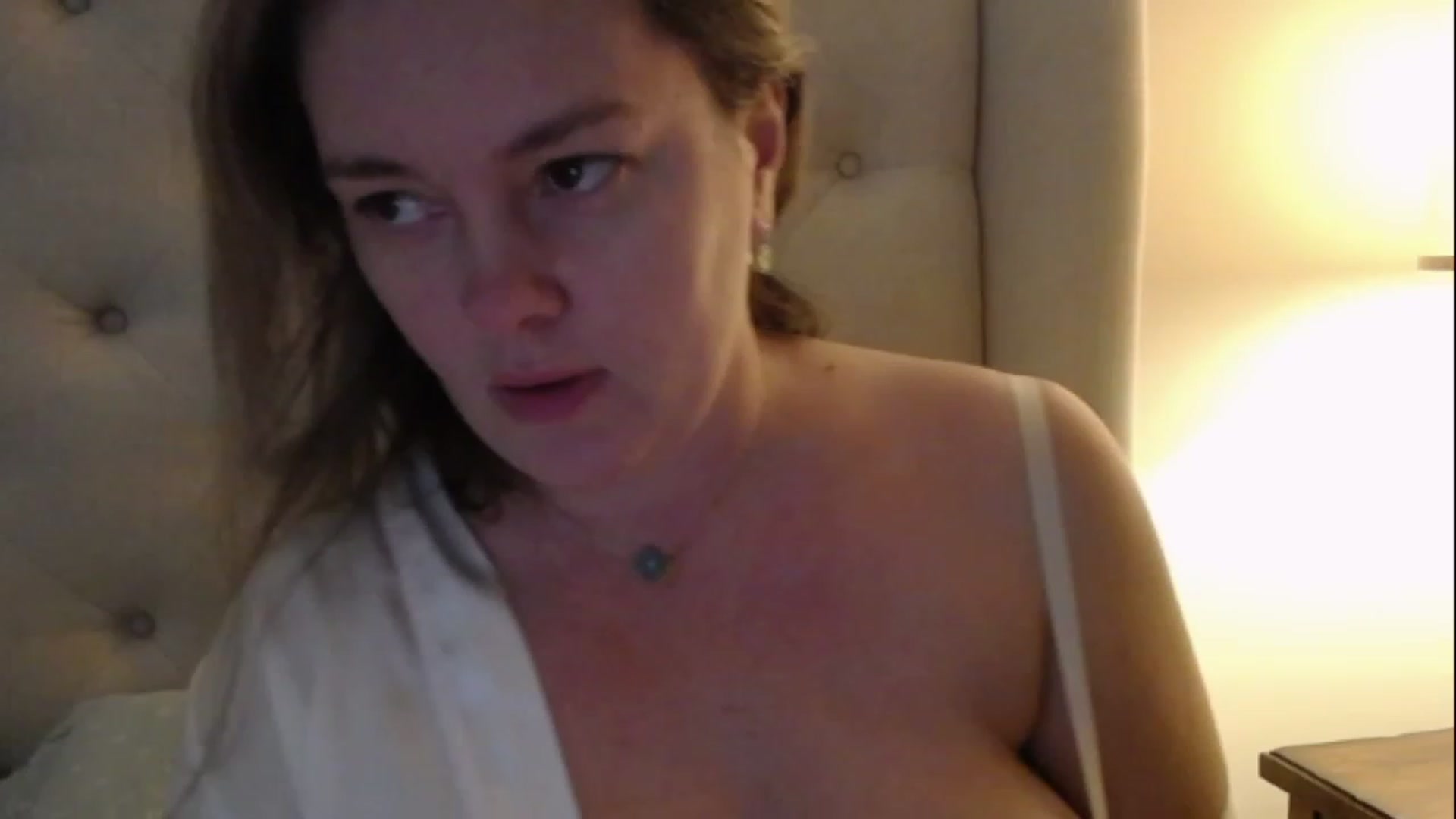 Gallery image thumbnail from J0llye's myfreecams stream on, 02/11/2023, 18:02 image 10 of 20