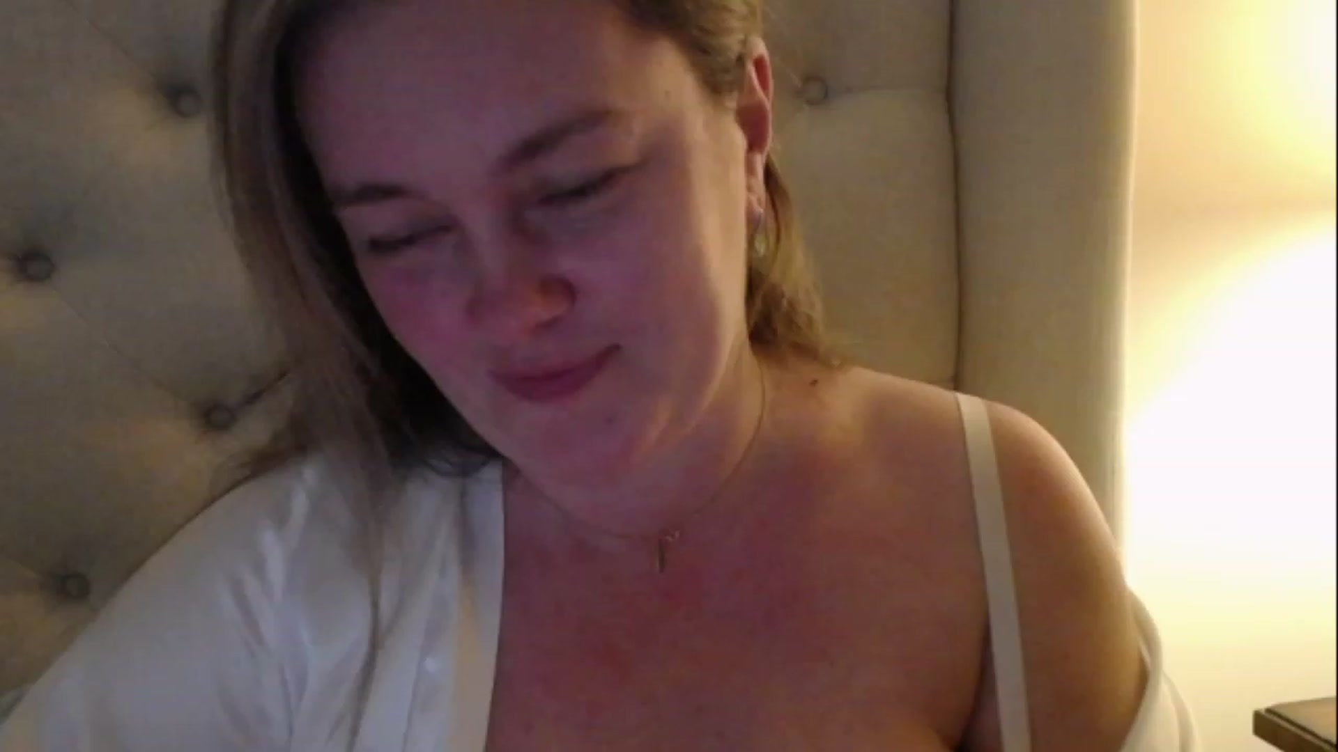 Gallery image thumbnail from J0llye's myfreecams stream on, 02/11/2023, 22:06 image 19 of 20
