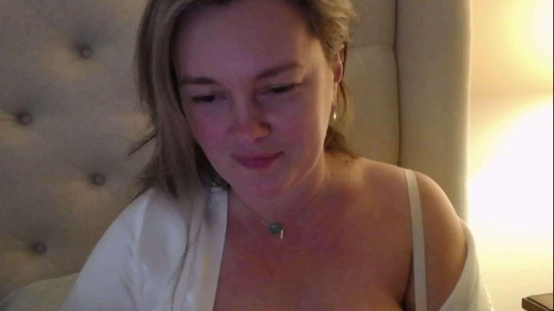 Gallery image thumbnail from J0llye's myfreecams stream on, 02/11/2023, 22:06 image 12 of 20