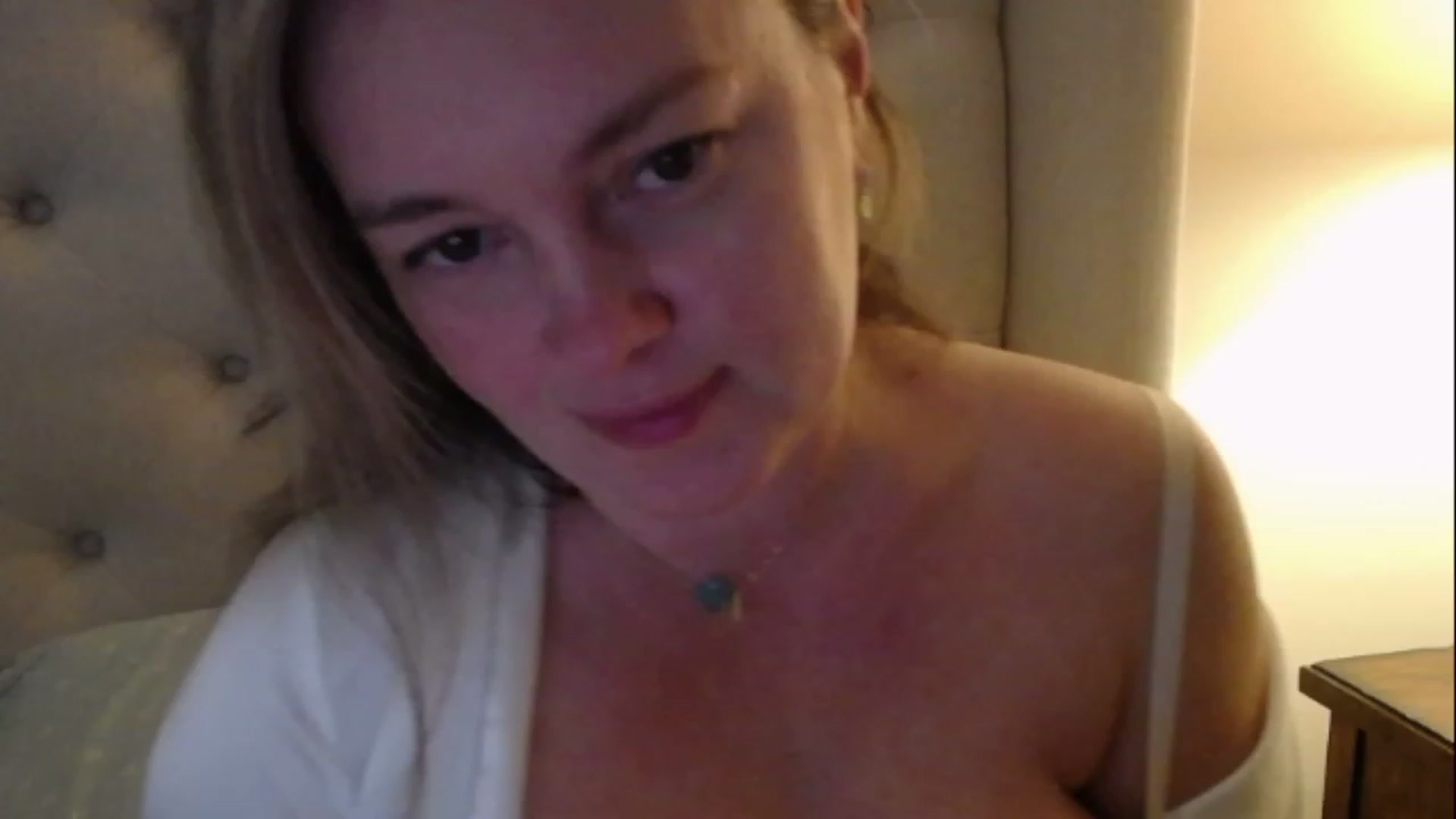 Gallery image thumbnail from J0llye's myfreecams stream on, 02/11/2023, 22:06 image 7 of 20