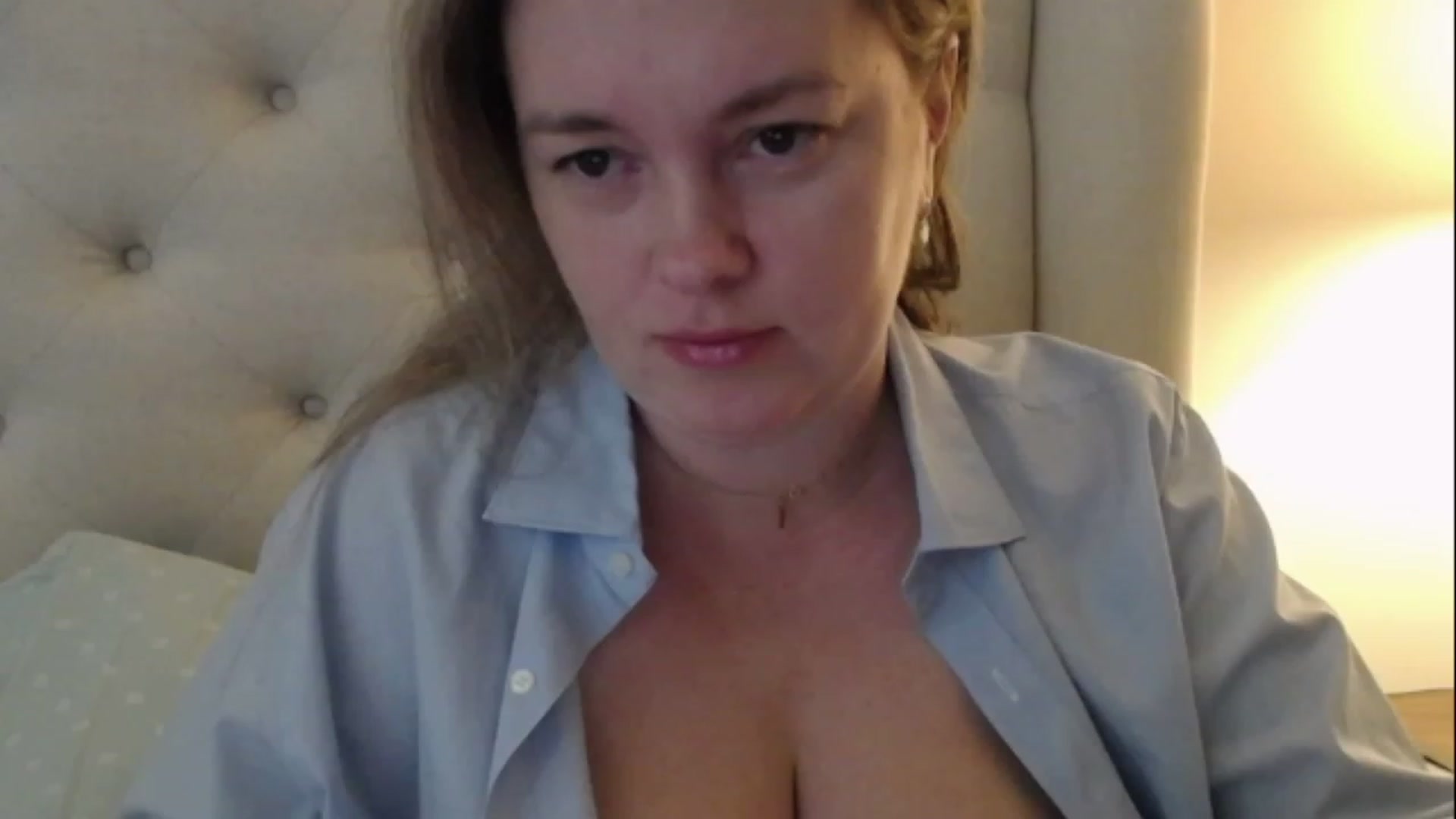 Gallery image thumbnail from J0llye's myfreecams stream on, 02/13/2023, 17:00 image 9 of 20