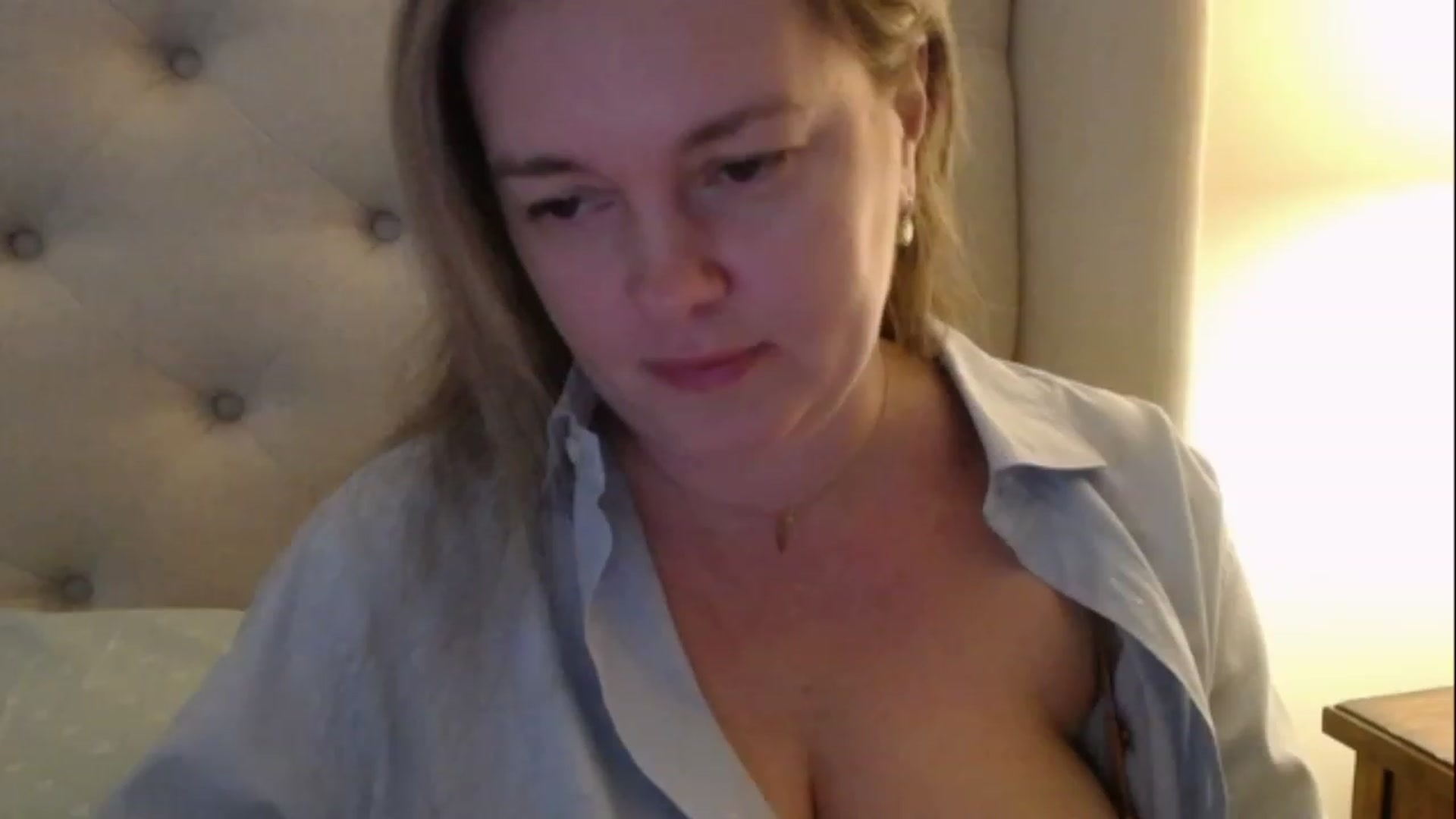 Gallery image thumbnail from J0llye's myfreecams stream on, 02/13/2023, 17:52 image 14 of 20