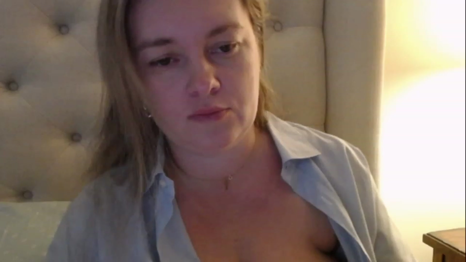 Gallery image thumbnail from J0llye's myfreecams stream on, 02/13/2023, 17:52 image 15 of 20