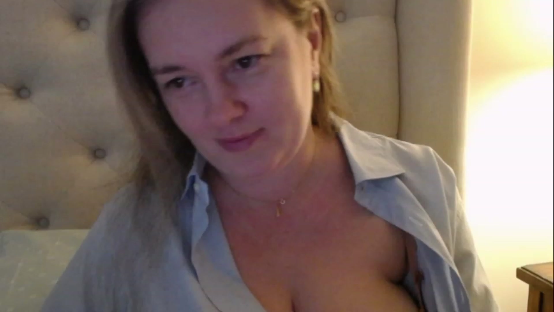 Gallery image thumbnail from J0llye's myfreecams stream on, 02/13/2023, 17:52 image 7 of 20