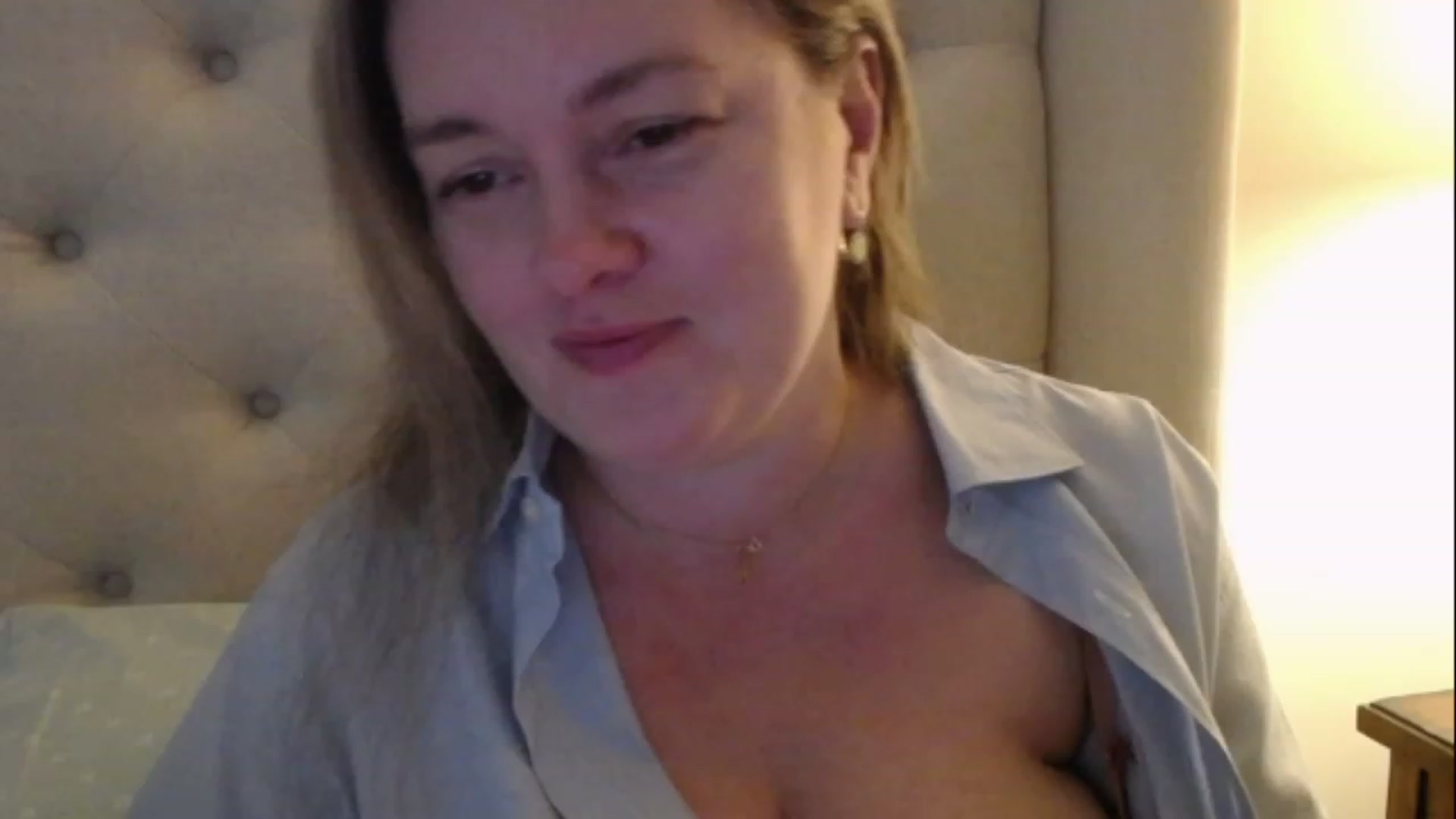 Gallery image thumbnail from J0llye's myfreecams stream on, 02/13/2023, 17:52 image 8 of 20
