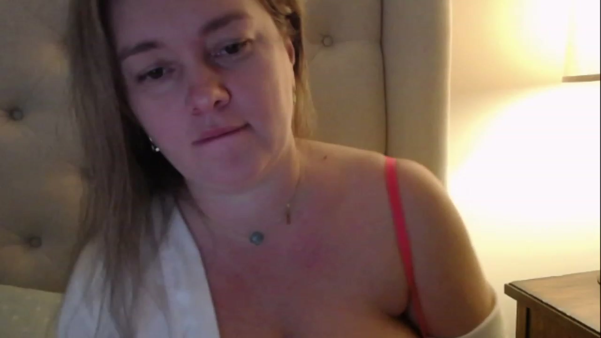 Gallery image thumbnail from J0llye's myfreecams stream on, 02/14/2023, 16:27 image 9 of 20