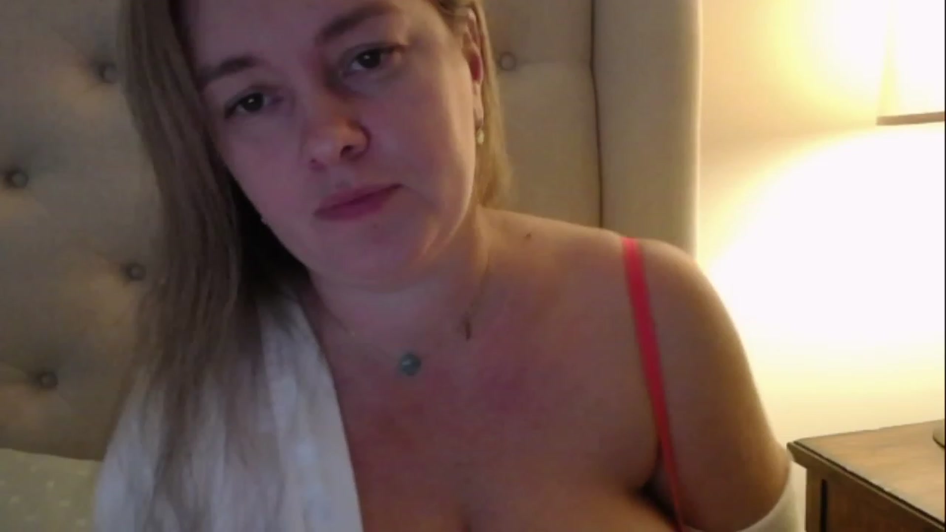 Gallery image thumbnail from J0llye's myfreecams stream on, 02/14/2023, 16:27 image 18 of 20