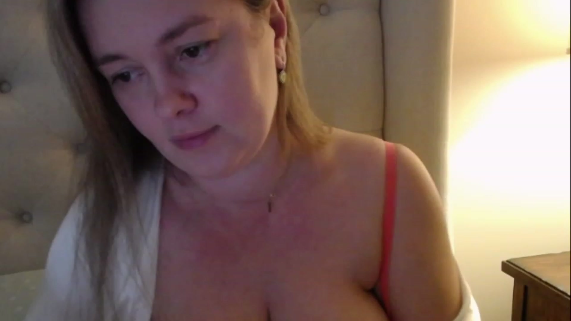 Gallery image thumbnail from J0llye's myfreecams stream on, 02/14/2023, 17:45 image 2 of 20