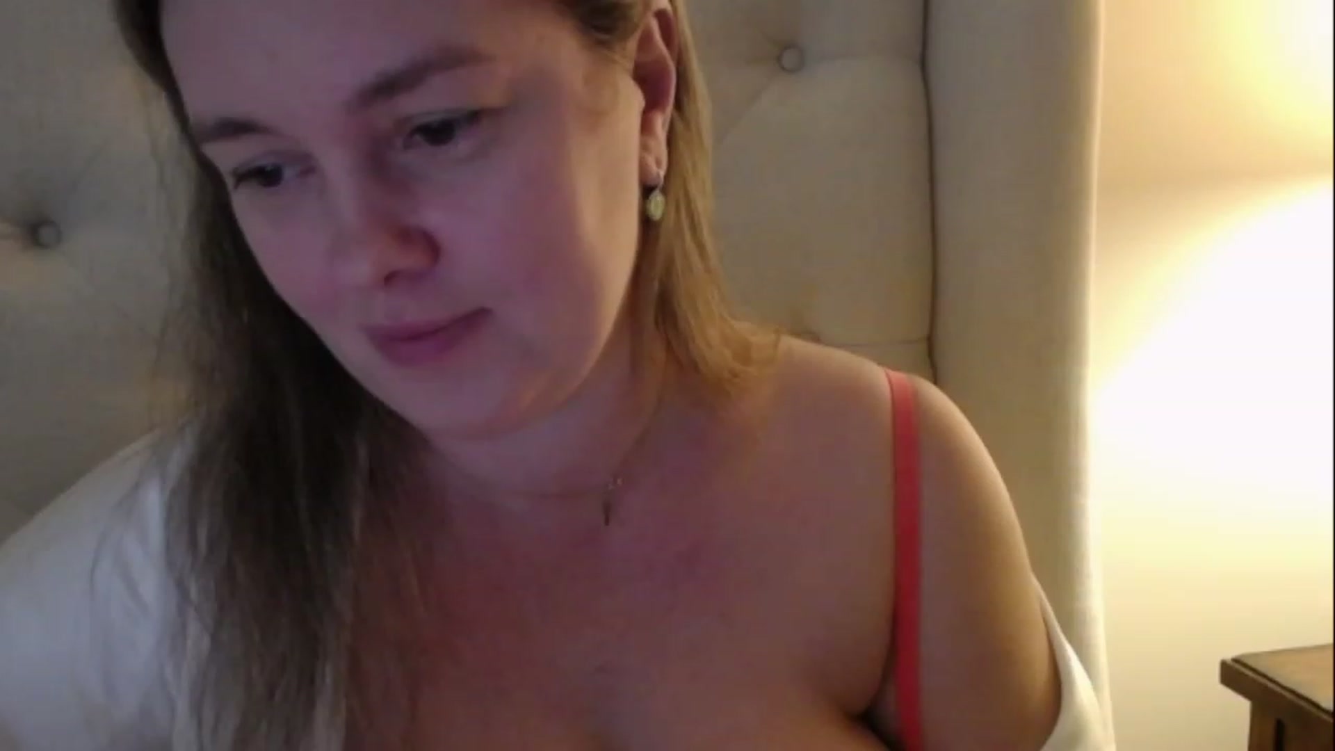 Gallery image thumbnail from J0llye's myfreecams stream on, 02/14/2023, 17:45 image 13 of 20