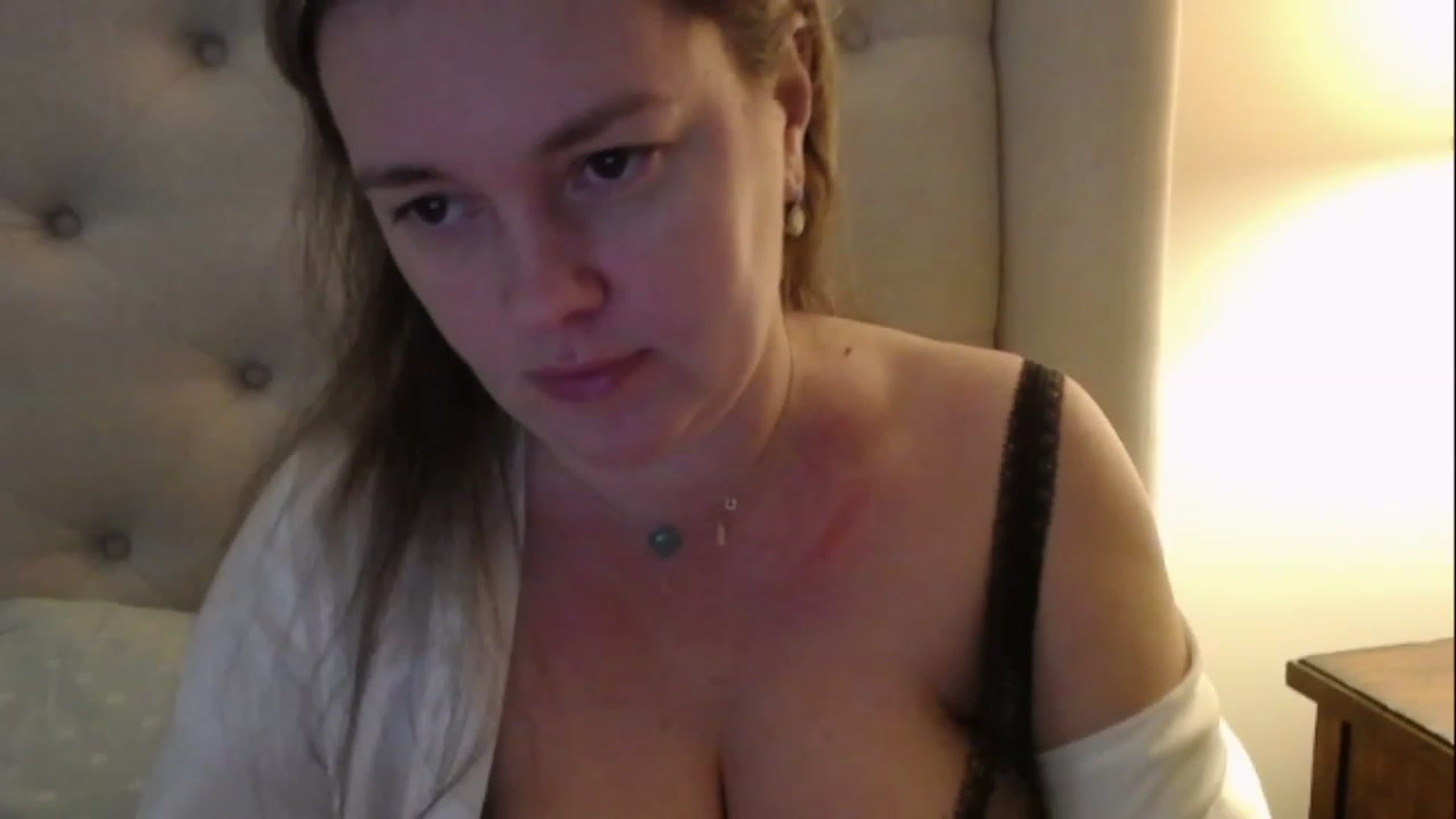 Gallery image thumbnail from J0llye's myfreecams stream on, 02/15/2023, 17:38 image 19 of 20