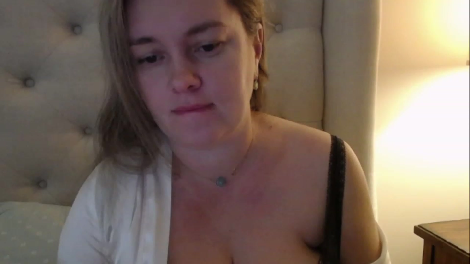 Gallery image thumbnail from J0llye's myfreecams stream on, 02/15/2023, 17:38 image 6 of 20