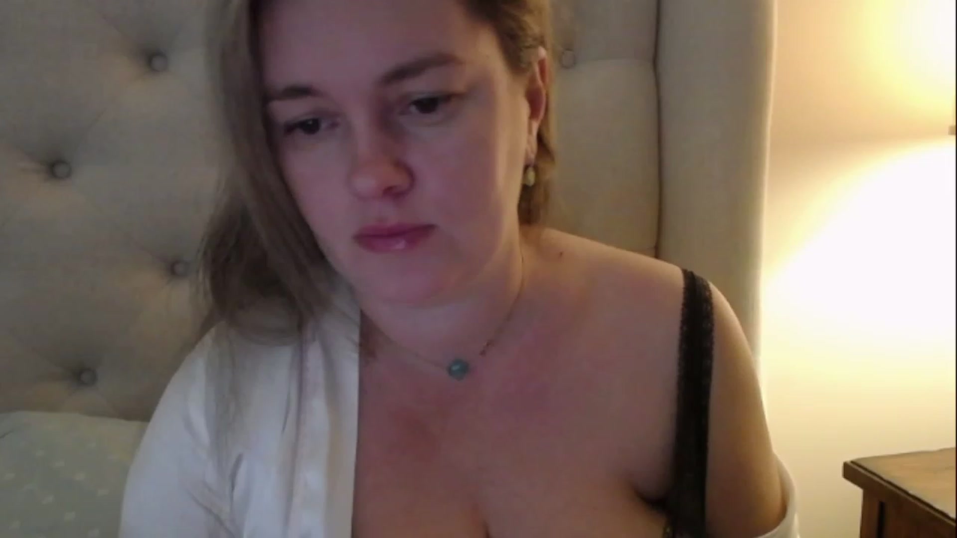 Gallery image thumbnail from J0llye's myfreecams stream on, 02/15/2023, 17:38 image 5 of 20