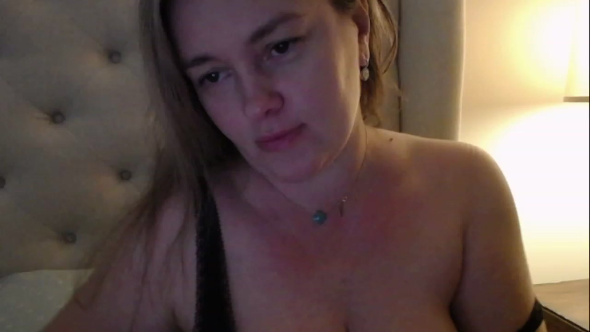 Gallery image thumbnail from J0llye's myfreecams stream on, 02/15/2023, 18:15 image 16 of 20
