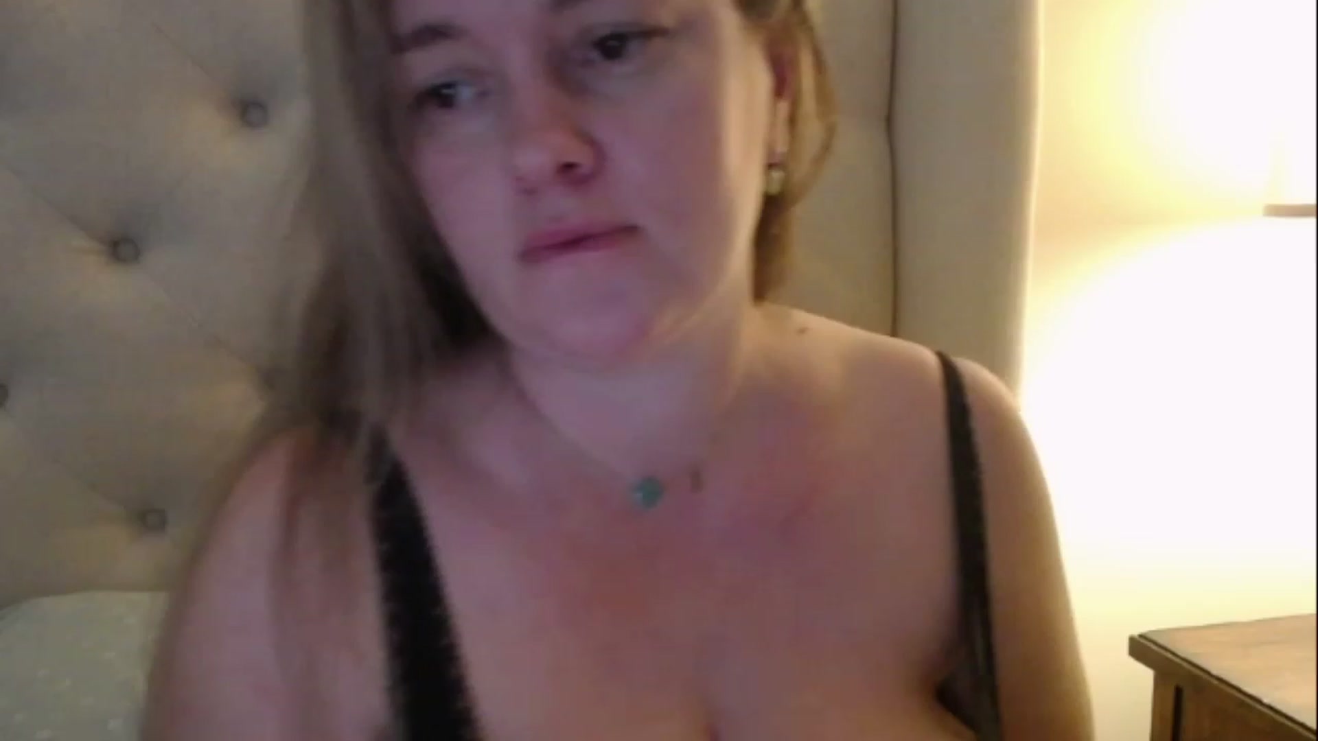 Gallery image thumbnail from J0llye's myfreecams stream on, 02/15/2023, 18:15 image 17 of 20