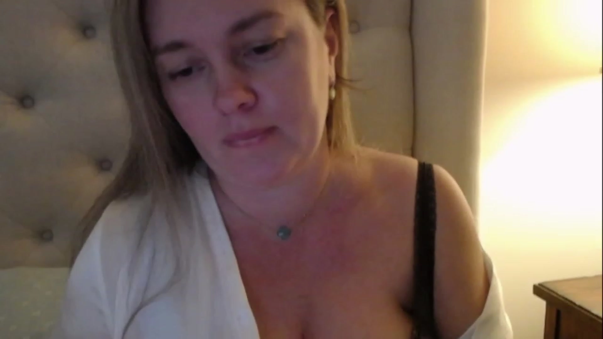 Gallery image thumbnail from J0llye's myfreecams stream on, 02/15/2023, 20:15 image 13 of 20
