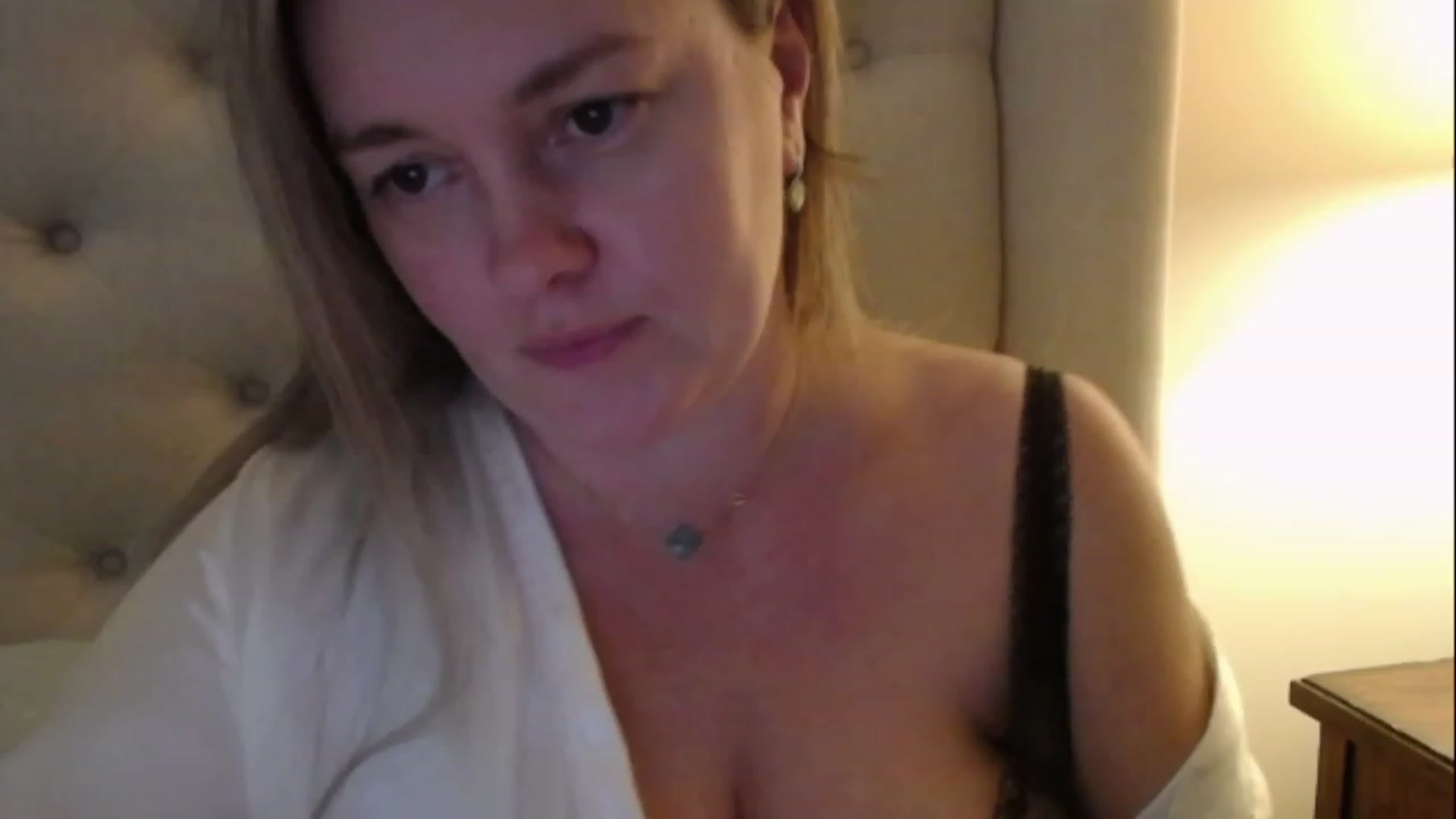 Gallery image thumbnail from J0llye's myfreecams stream on, 02/15/2023, 20:15 image 12 of 20