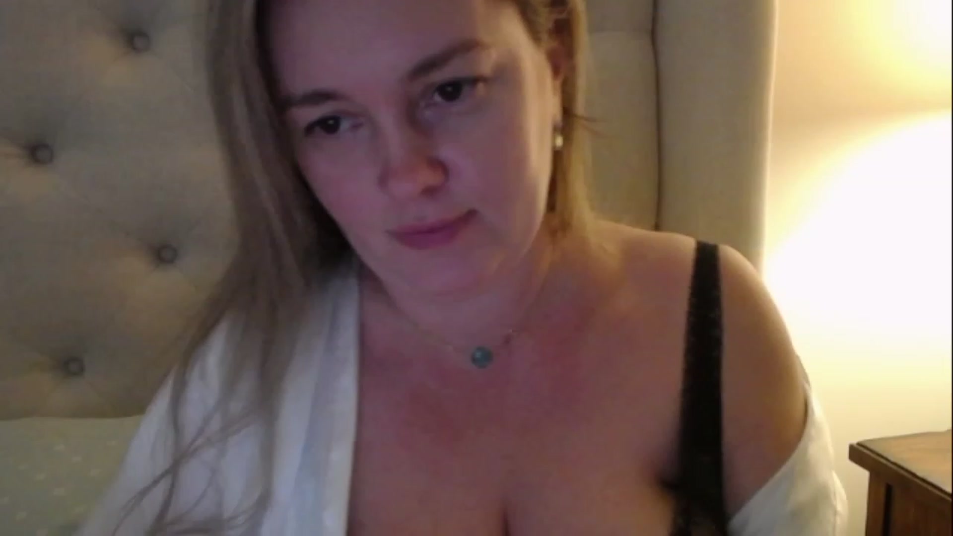Gallery image thumbnail from J0llye's myfreecams stream on, 02/15/2023, 20:15 image 20 of 20