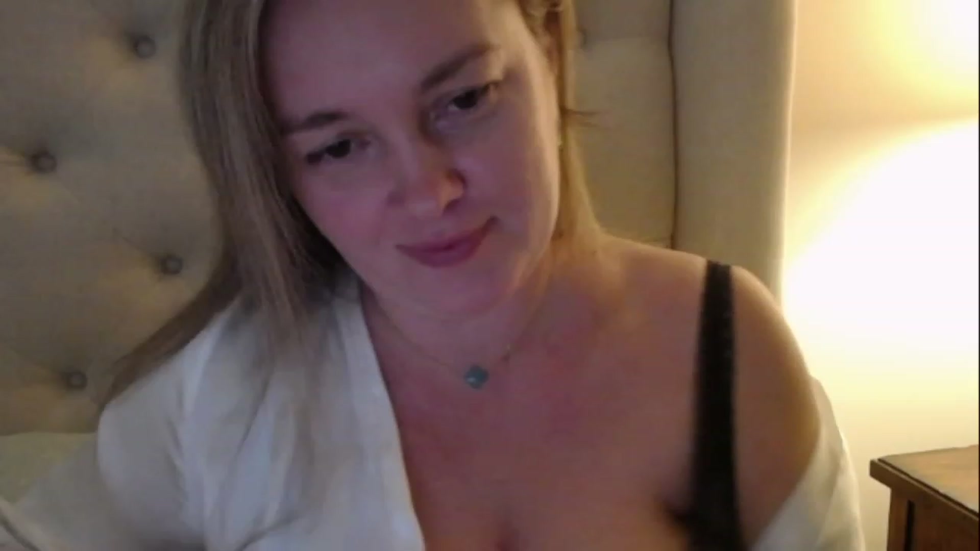 Gallery image thumbnail from J0llye's myfreecams stream on, 02/15/2023, 20:15 image 17 of 20