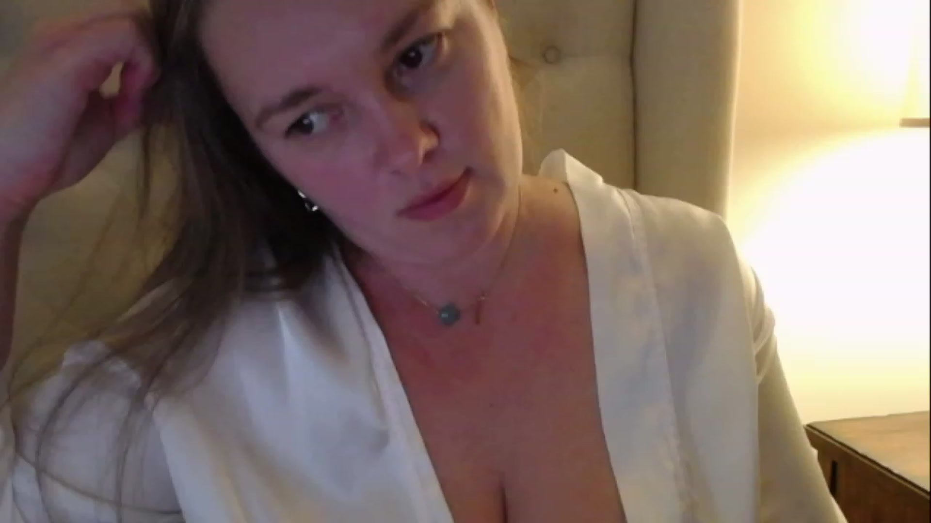 Gallery image thumbnail from J0llye's myfreecams stream on, 02/15/2023, 21:39 image 13 of 20