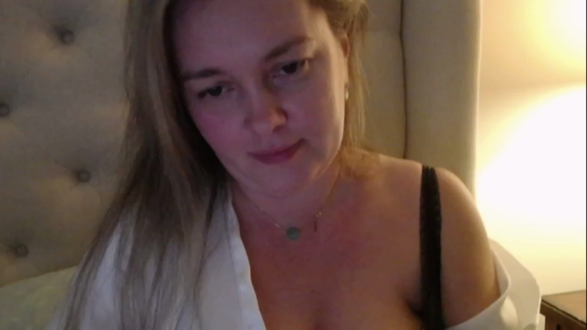 Gallery image thumbnail from J0llye's myfreecams stream on, 02/15/2023, 21:39 image 7 of 20