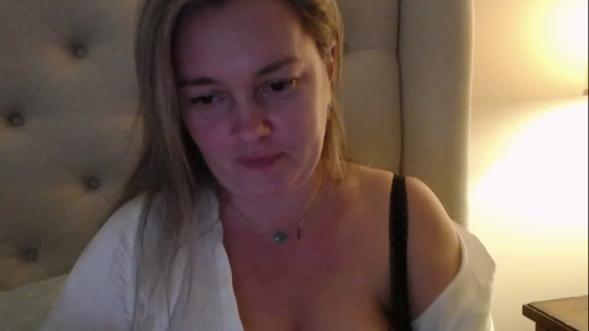 Gallery image thumbnail from J0llye's myfreecams stream on, 02/15/2023, 21:39 image 4 of 20