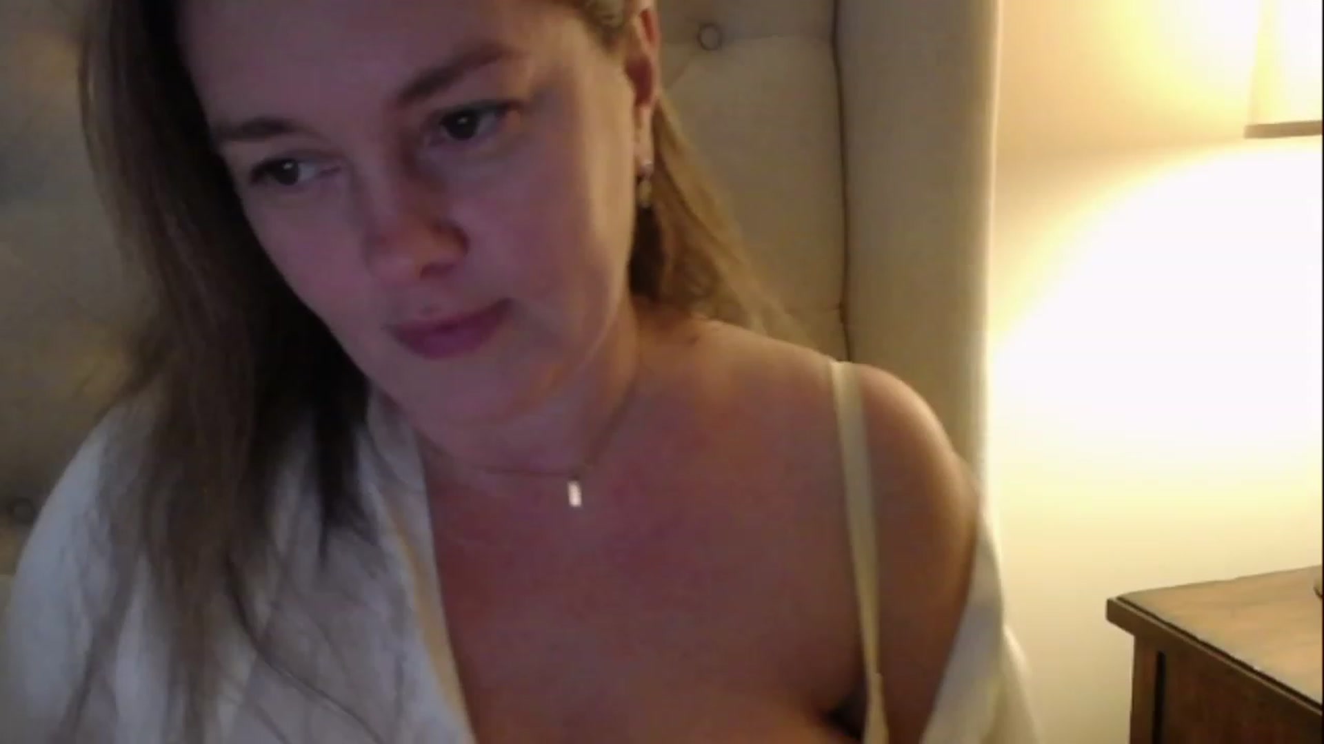 Gallery image thumbnail from J0llye's myfreecams stream on, 02/17/2023, 18:10 image 13 of 20