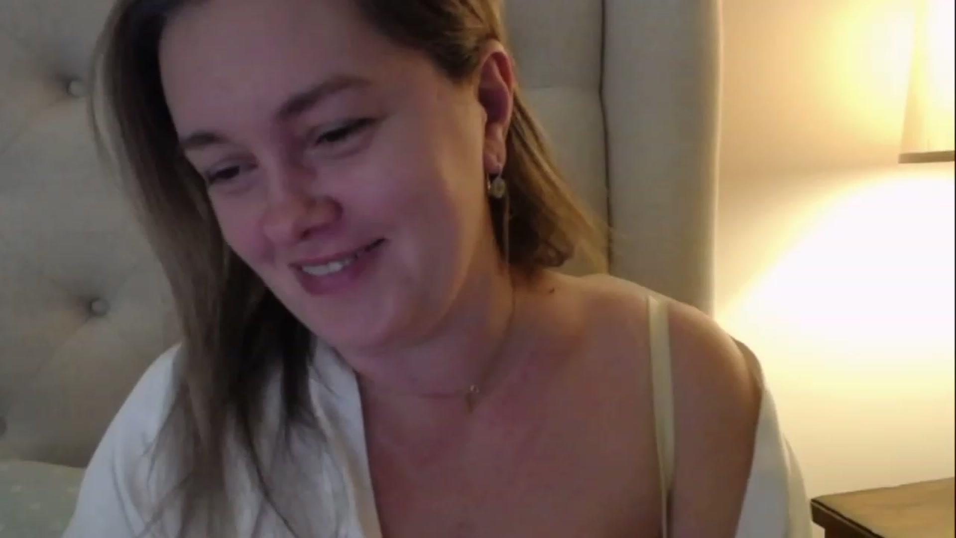 Gallery image thumbnail from J0llye's myfreecams stream on, 02/17/2023, 18:10 image 1 of 20